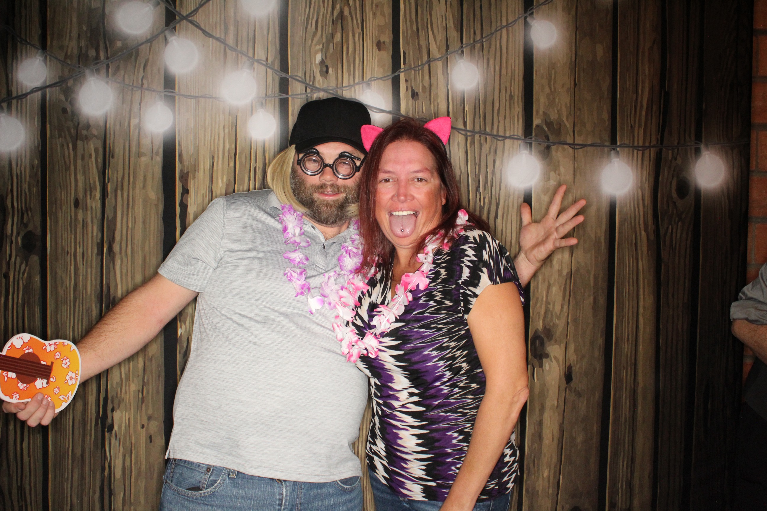 Staci and Matt's Wedding | View more photos from the event at gallery.photoboothbillings.com/u/PhotoBoothBillings/Staci-and-Matts-Wedding