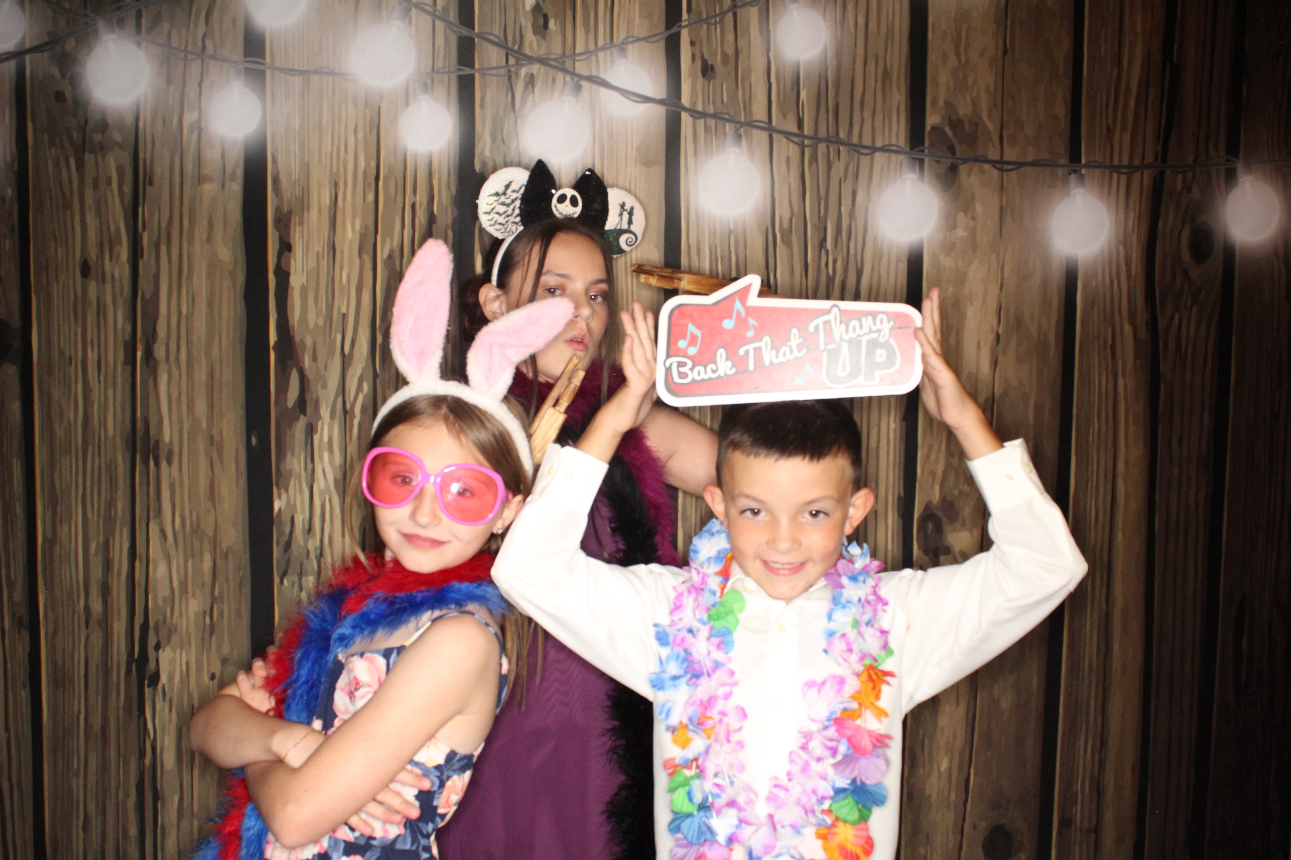 Staci and Matt's Wedding | View more photos from the event at gallery.photoboothbillings.com/u/PhotoBoothBillings/Staci-and-Matts-Wedding