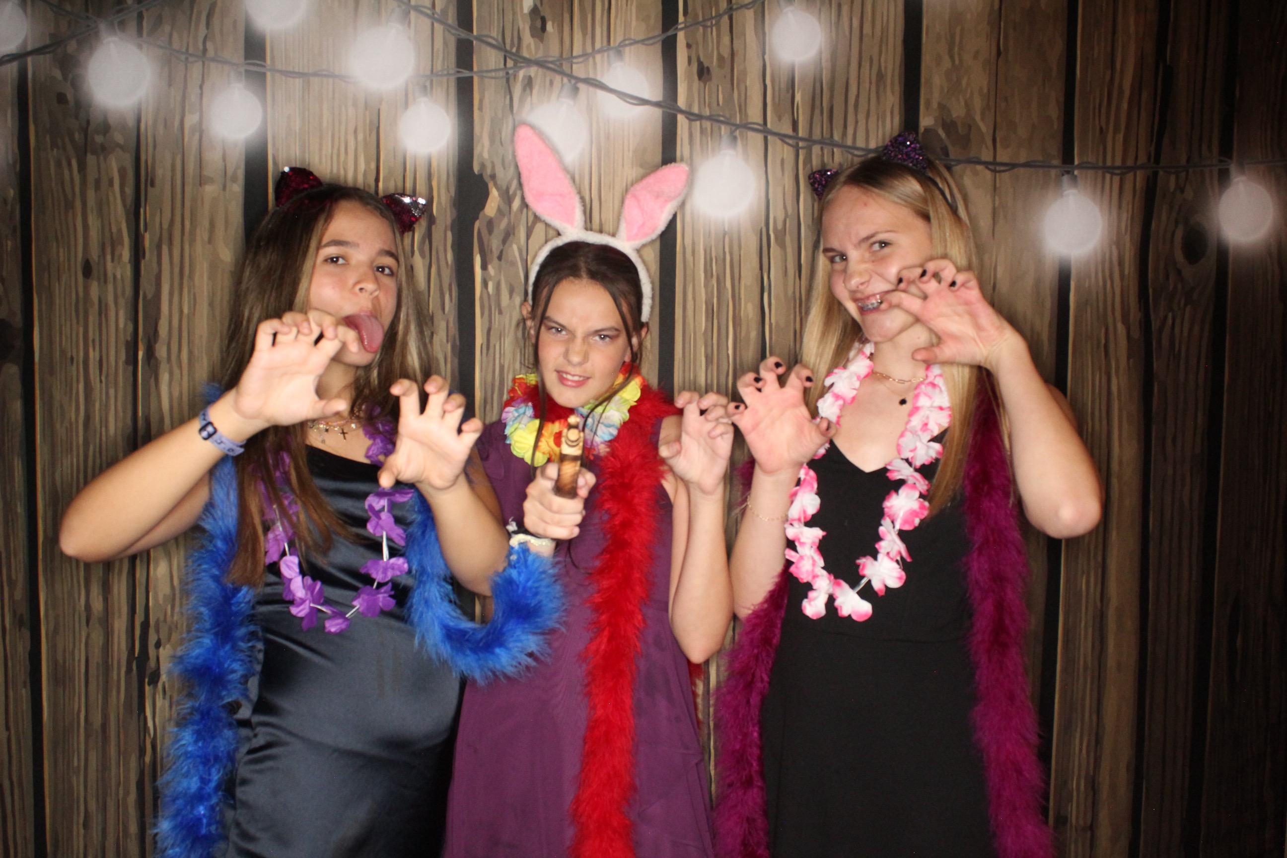 Staci and Matt's Wedding | View more photos from the event at gallery.photoboothbillings.com/u/PhotoBoothBillings/Staci-and-Matts-Wedding