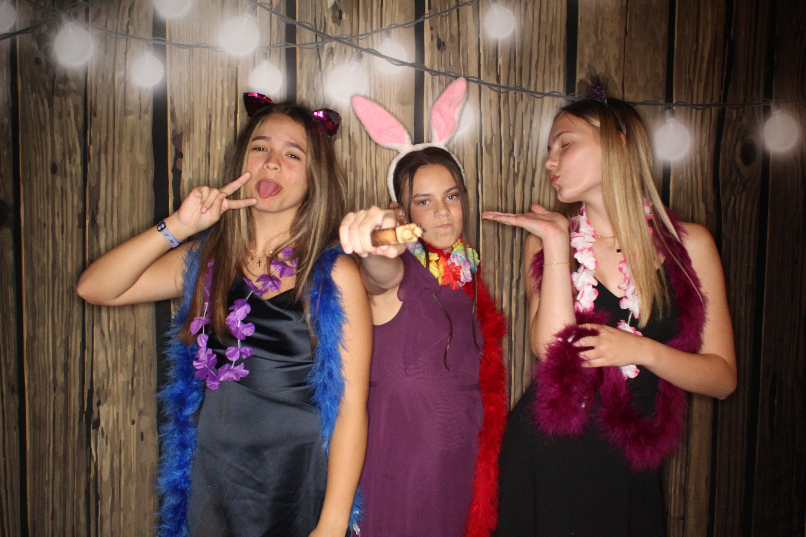 Staci and Matt's Wedding | View more photos from the event at gallery.photoboothbillings.com/u/PhotoBoothBillings/Staci-and-Matts-Wedding