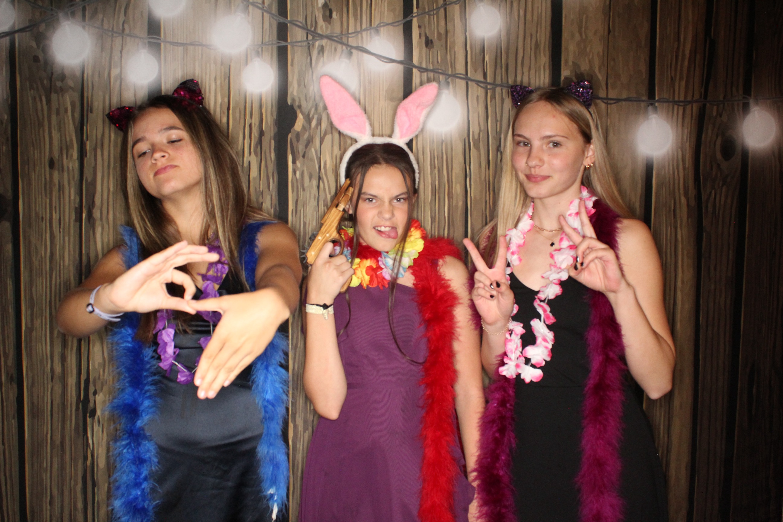 Staci and Matt's Wedding | View more photos from the event at gallery.photoboothbillings.com/u/PhotoBoothBillings/Staci-and-Matts-Wedding