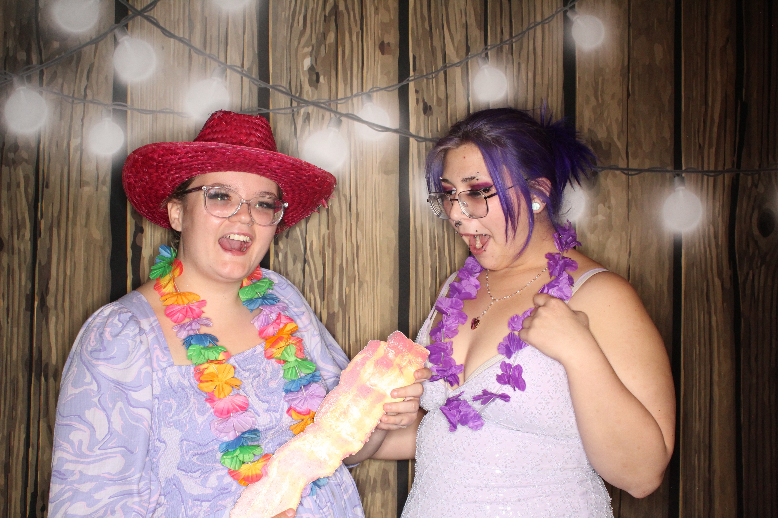 Staci and Matt's Wedding | View more photos from the event at gallery.photoboothbillings.com/u/PhotoBoothBillings/Staci-and-Matts-Wedding