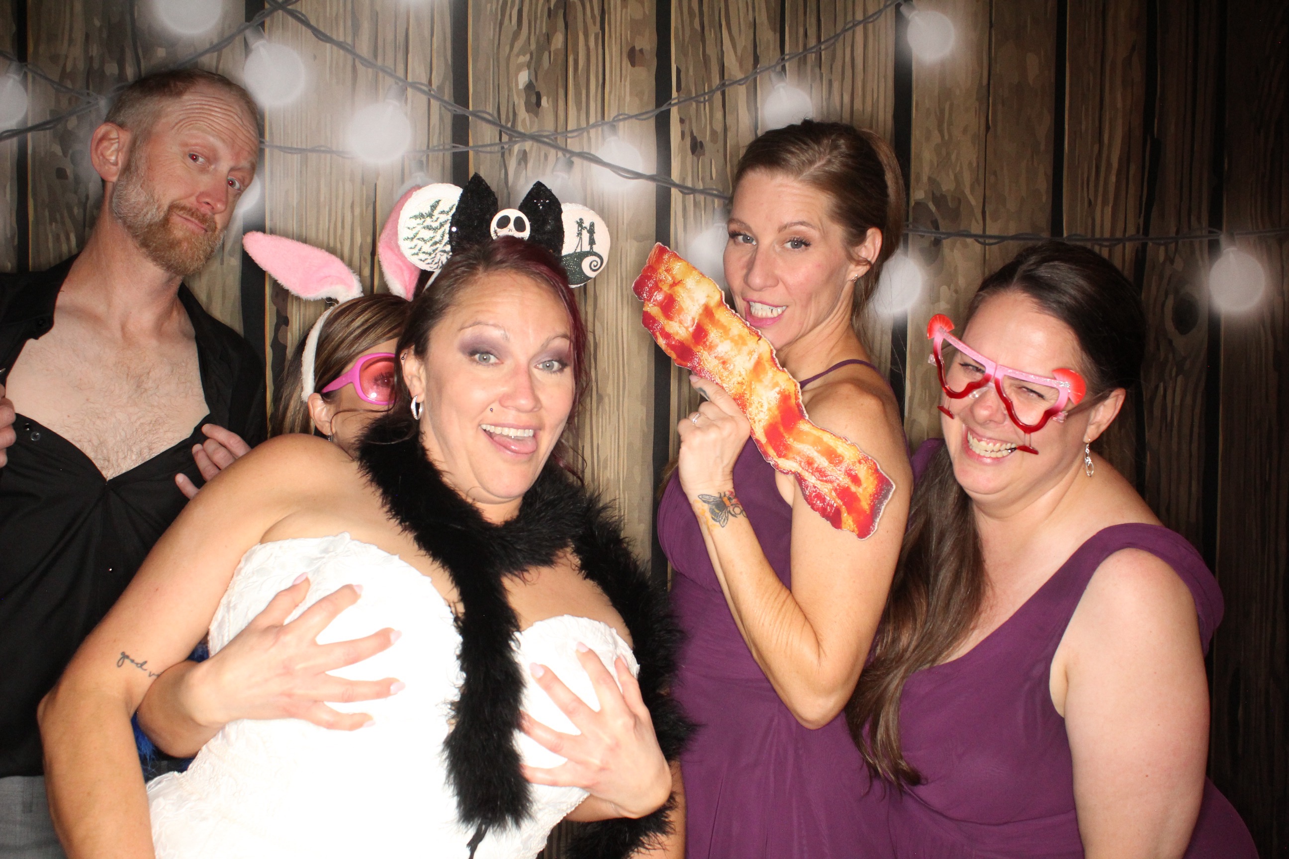 Staci and Matt's Wedding | View more photos from the event at gallery.photoboothbillings.com/u/PhotoBoothBillings/Staci-and-Matts-Wedding