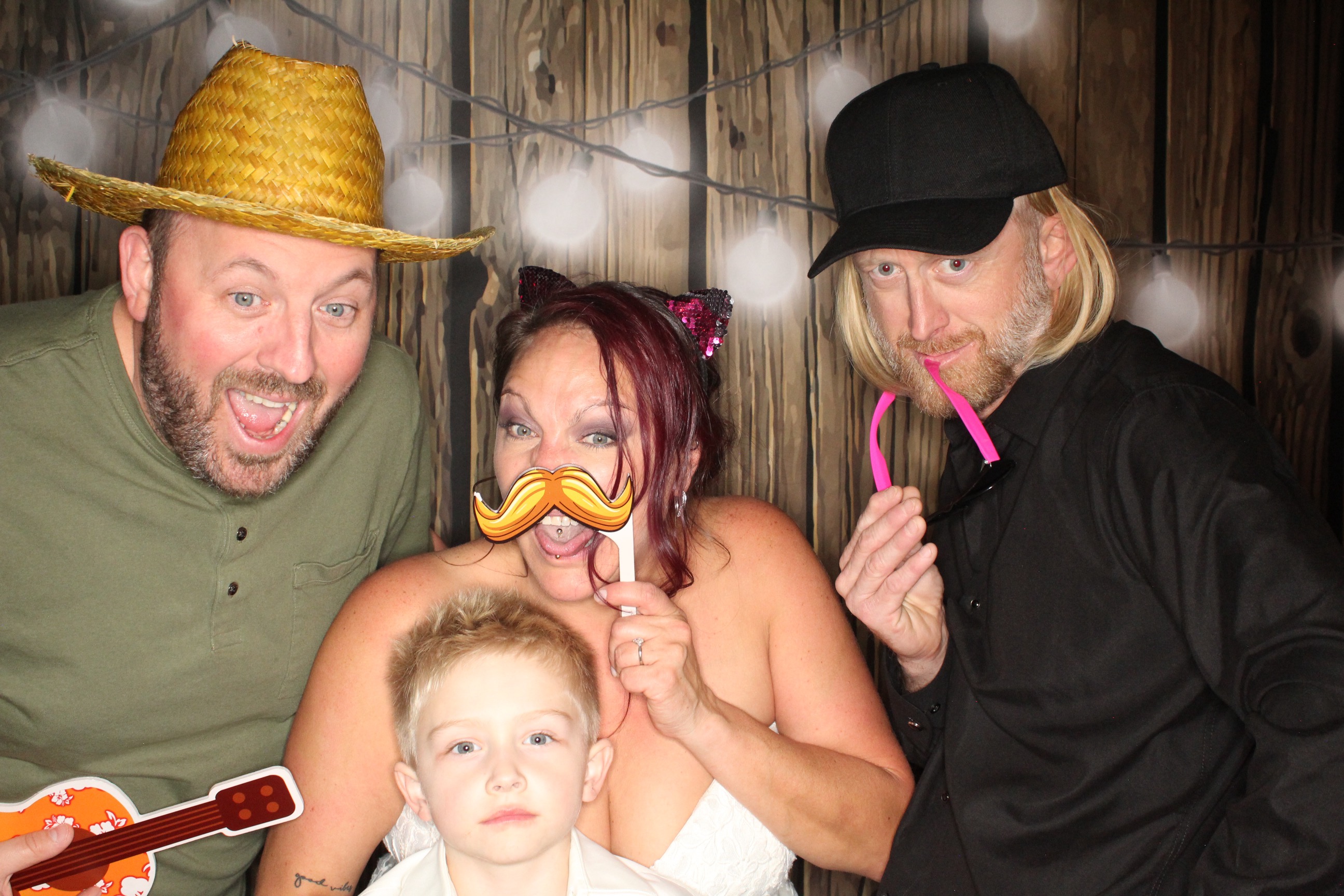 Staci and Matt's Wedding | View more photos from the event at gallery.photoboothbillings.com/u/PhotoBoothBillings/Staci-and-Matts-Wedding