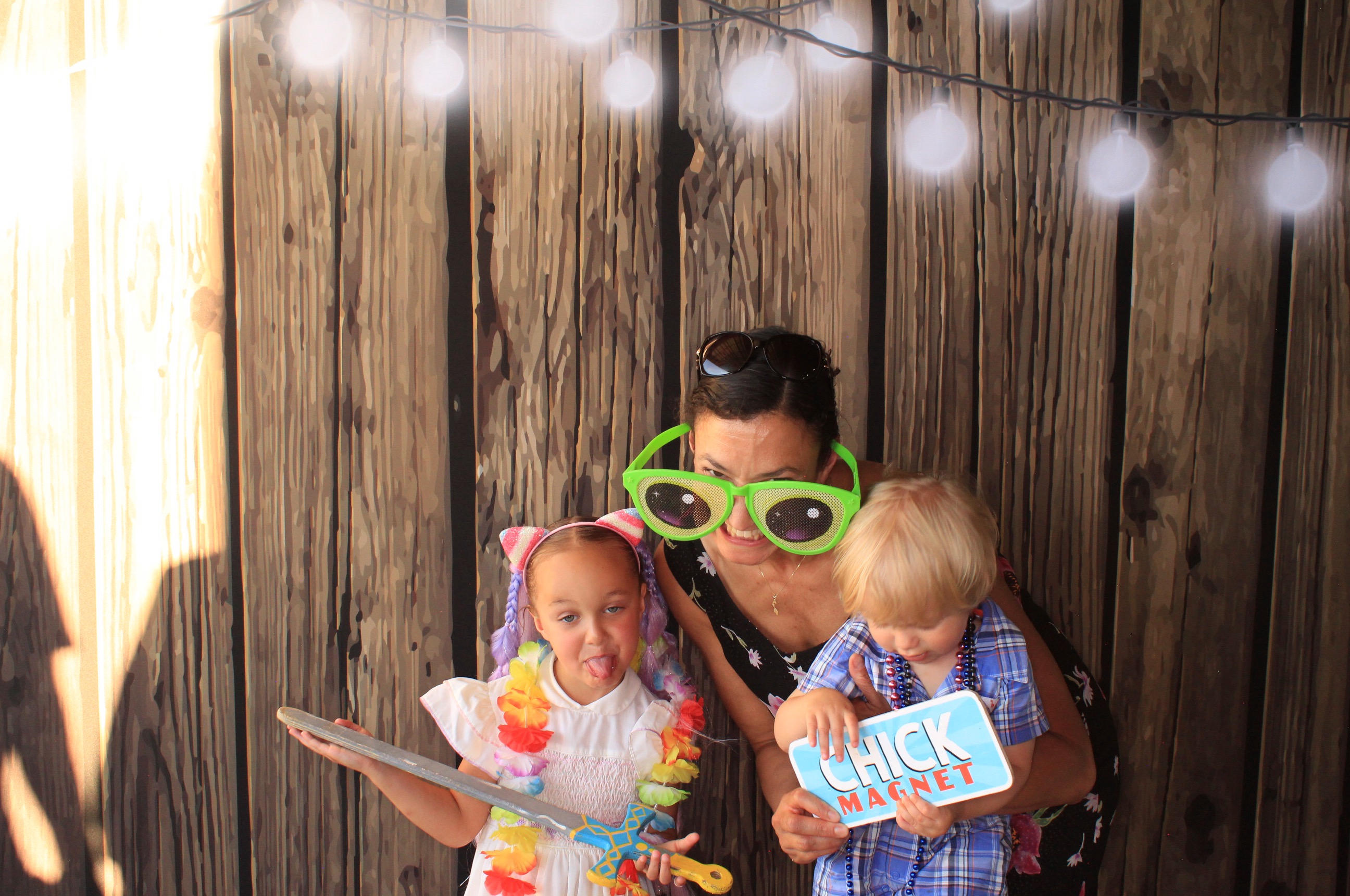 Stephanie and Cameron | View more photos from the event at gallery.photoboothbillings.com/u/PhotoBoothBillings/Stephanie-and-Cameron