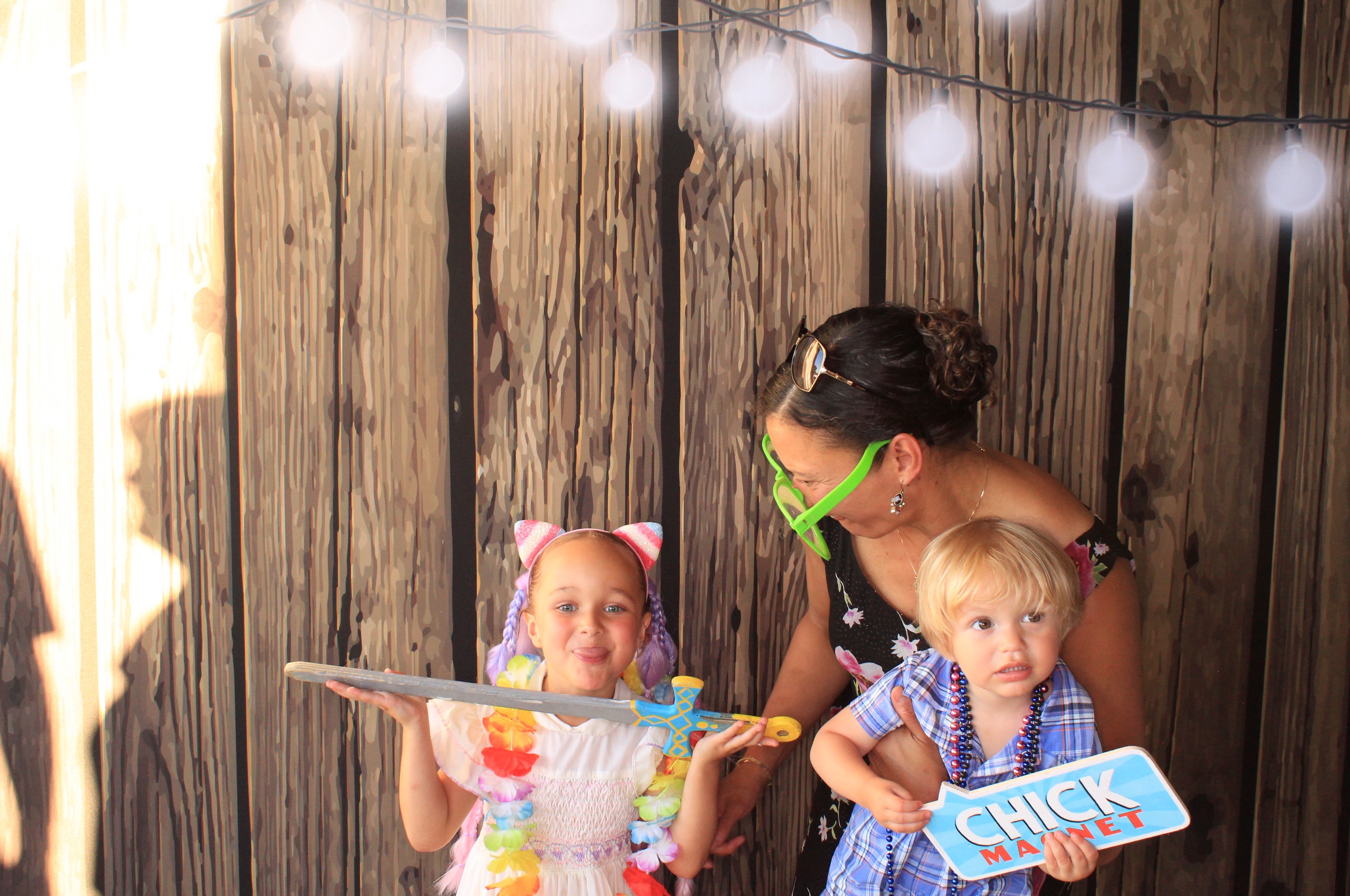 Stephanie and Cameron | View more photos from the event at gallery.photoboothbillings.com/u/PhotoBoothBillings/Stephanie-and-Cameron