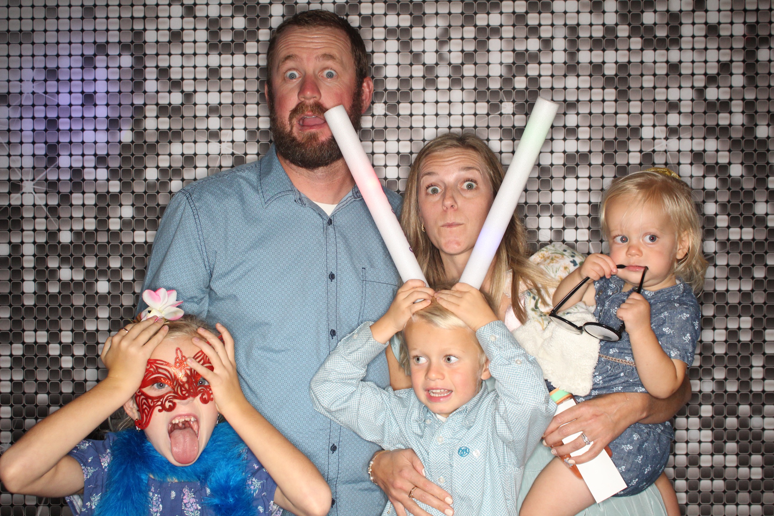 Sydney and Jake's Wedding | View more photos from the event at gallery.photoboothbillings.com/u/PhotoBoothBillings/Sydney-and-Jakes-Wedding