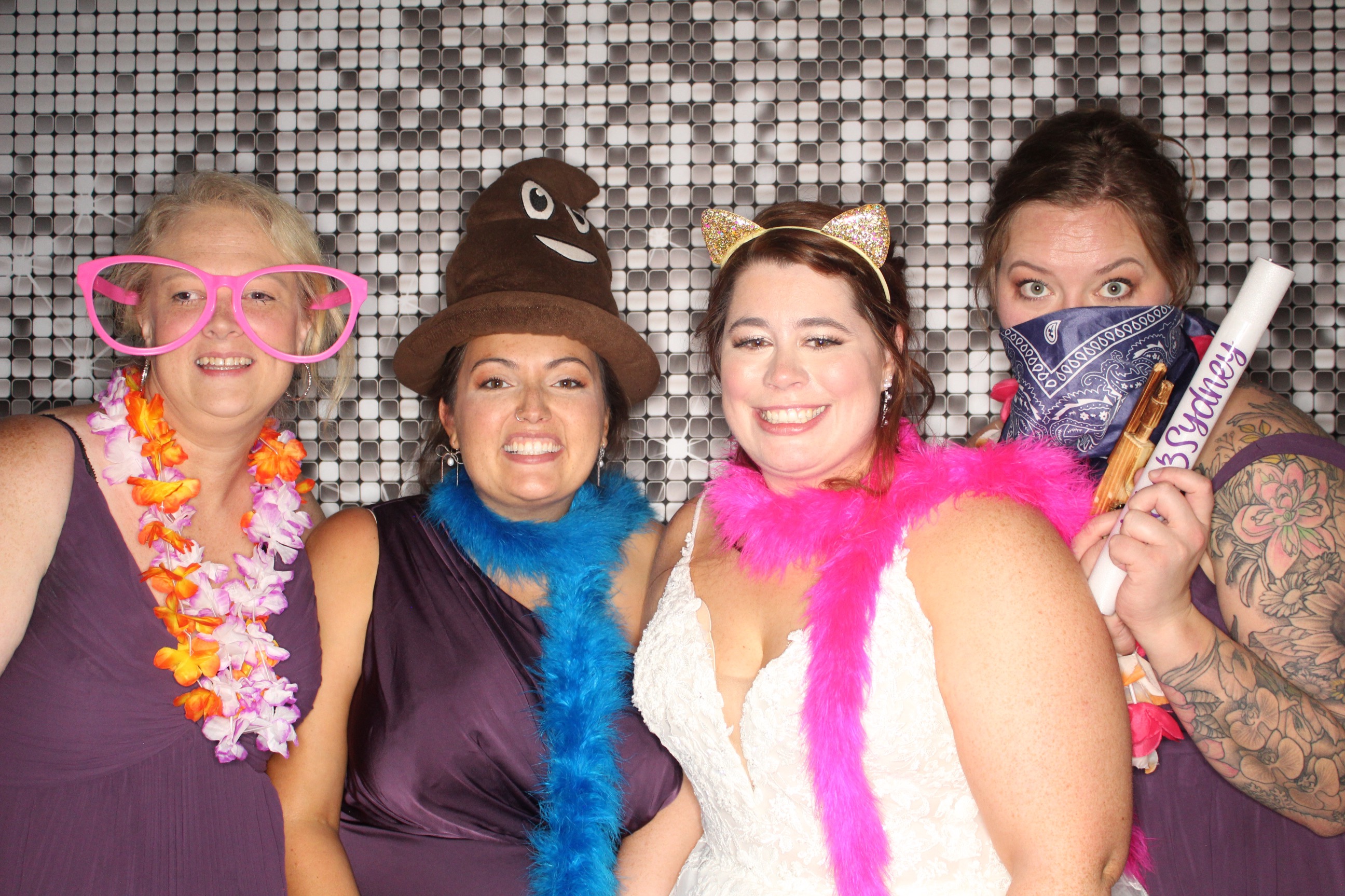 Sydney and Jake's Wedding | View more photos from the event at gallery.photoboothbillings.com/u/PhotoBoothBillings/Sydney-and-Jakes-Wedding