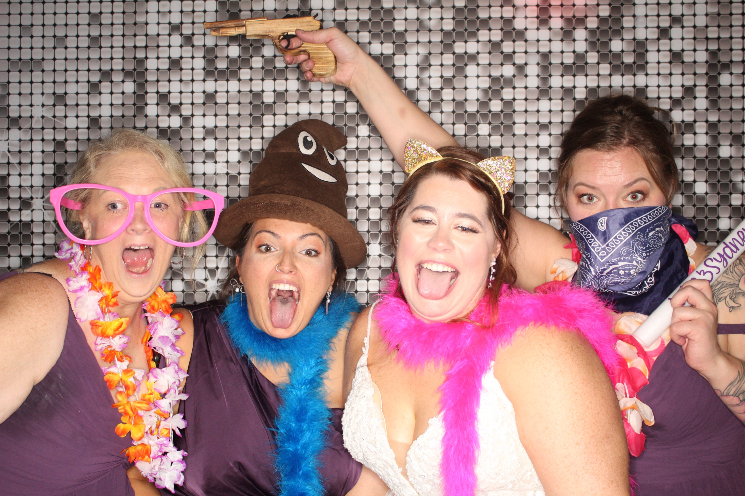 Sydney and Jake's Wedding | View more photos from the event at gallery.photoboothbillings.com/u/PhotoBoothBillings/Sydney-and-Jakes-Wedding