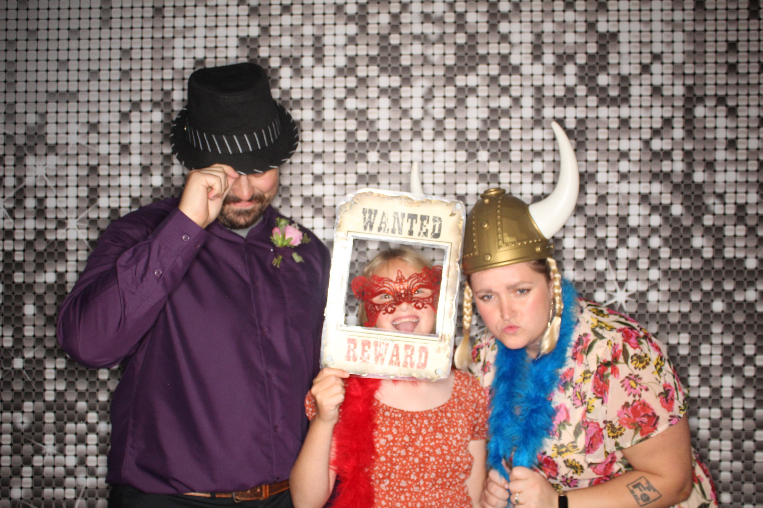 Sydney and Jake's Wedding | View more photos from the event at gallery.photoboothbillings.com/u/PhotoBoothBillings/Sydney-and-Jakes-Wedding