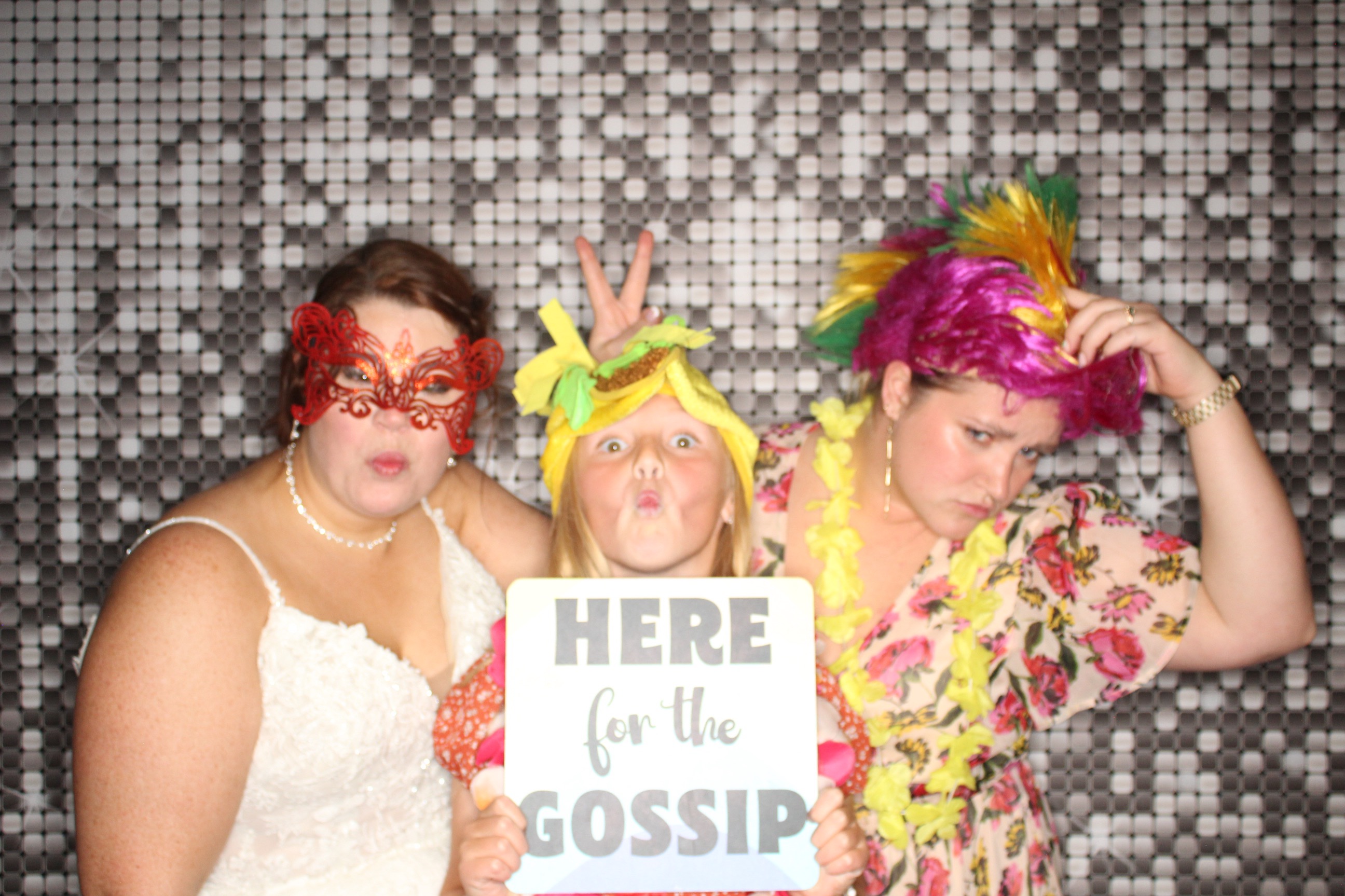 Sydney and Jake's Wedding | View more photos from the event at gallery.photoboothbillings.com/u/PhotoBoothBillings/Sydney-and-Jakes-Wedding