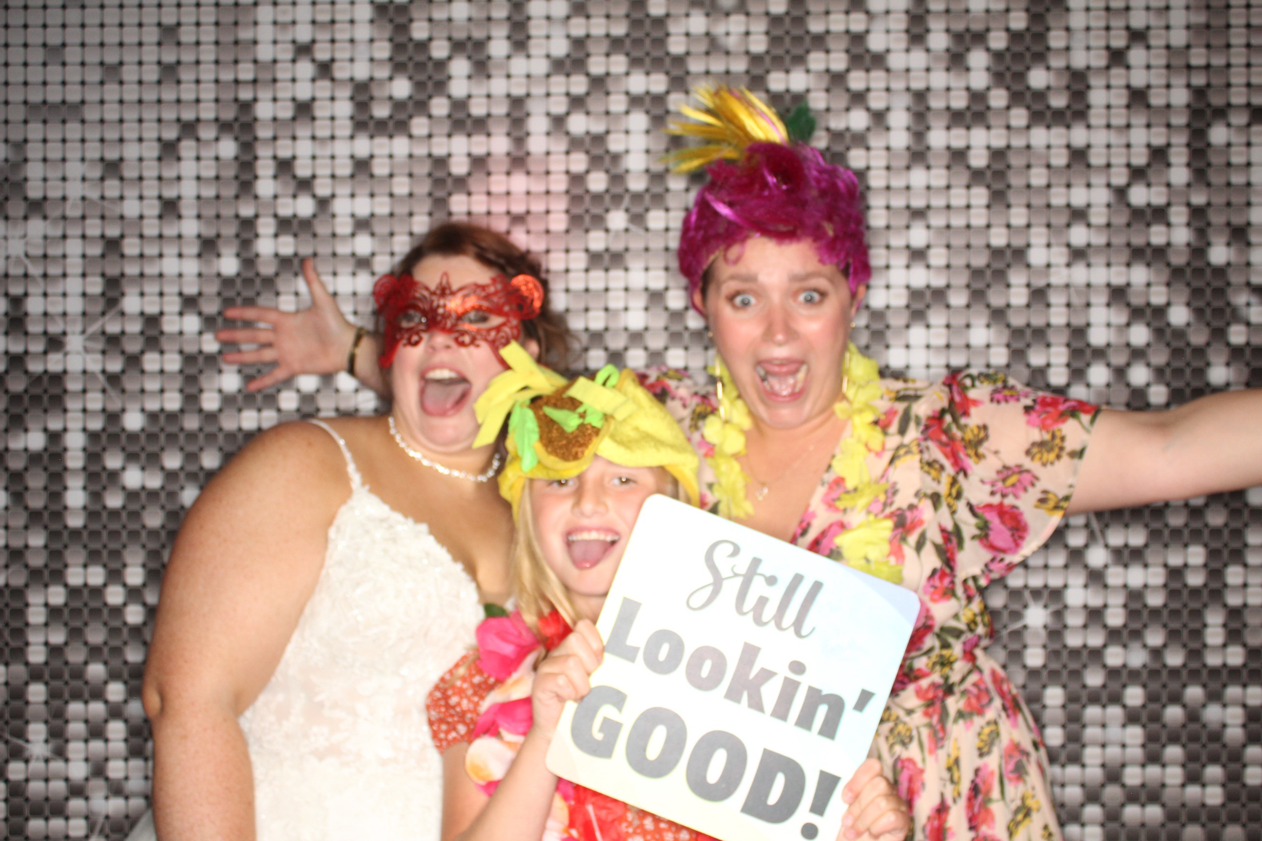 Sydney and Jake's Wedding | View more photos from the event at gallery.photoboothbillings.com/u/PhotoBoothBillings/Sydney-and-Jakes-Wedding