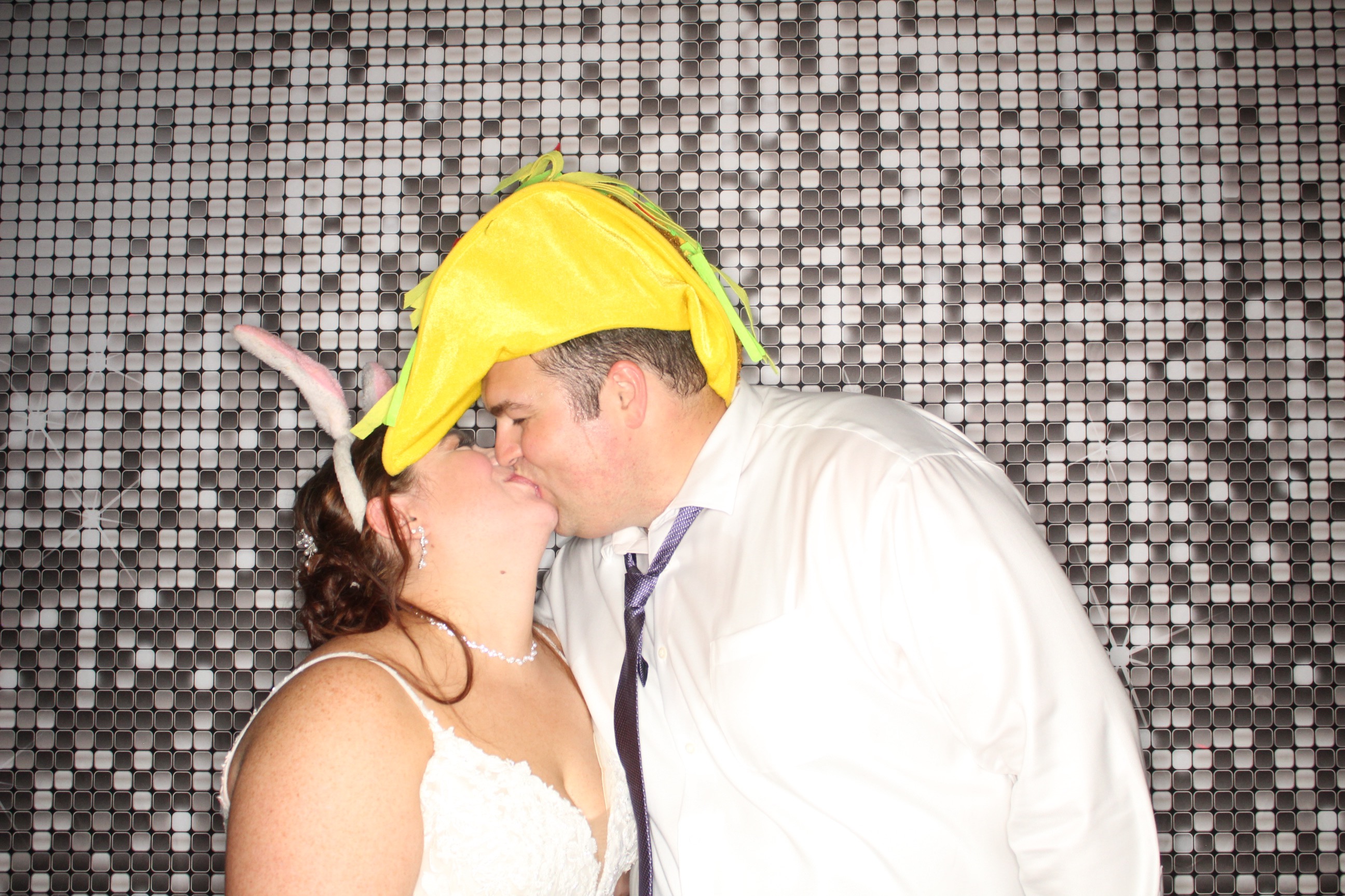 Sydney and Jake's Wedding | View more photos from the event at gallery.photoboothbillings.com/u/PhotoBoothBillings/Sydney-and-Jakes-Wedding