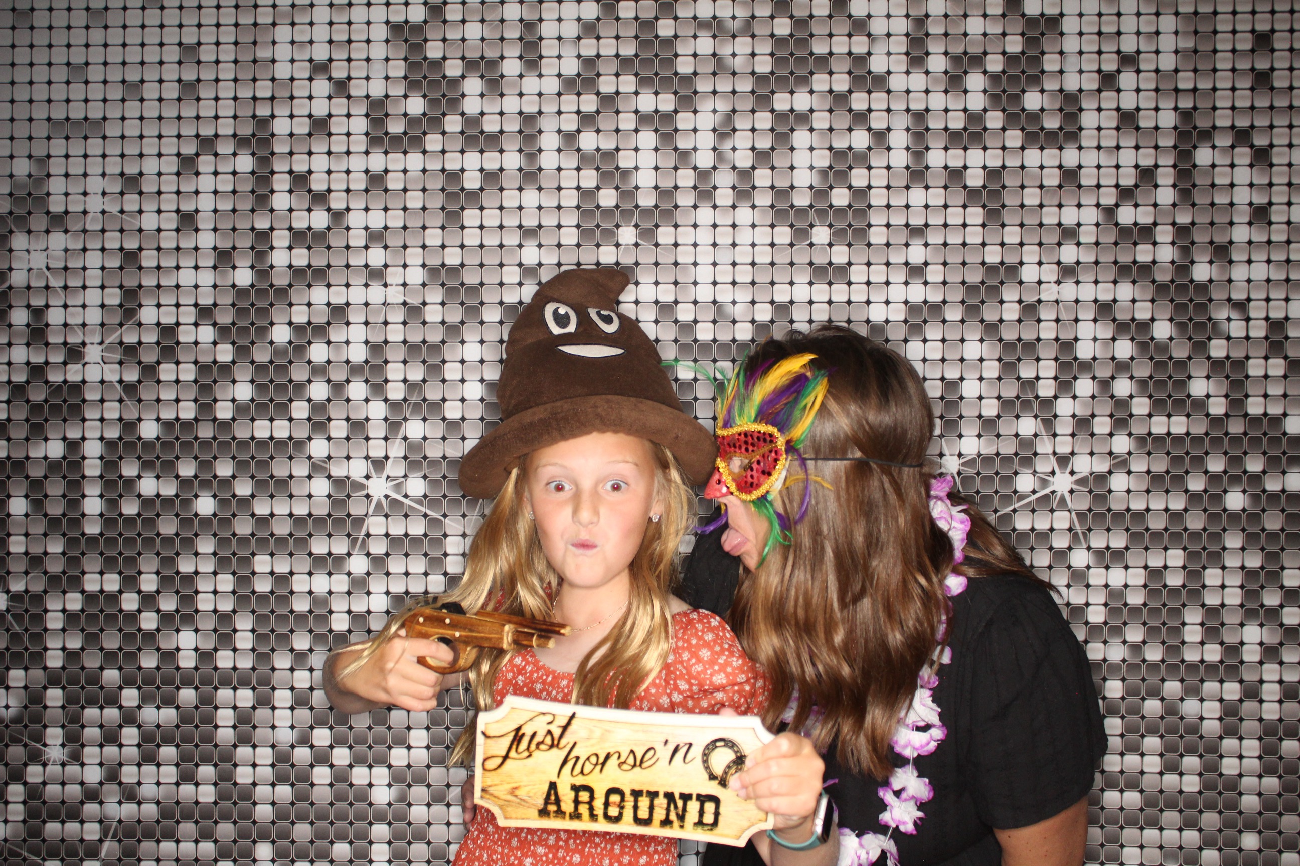 Sydney and Jake's Wedding | View more photos from the event at gallery.photoboothbillings.com/u/PhotoBoothBillings/Sydney-and-Jakes-Wedding