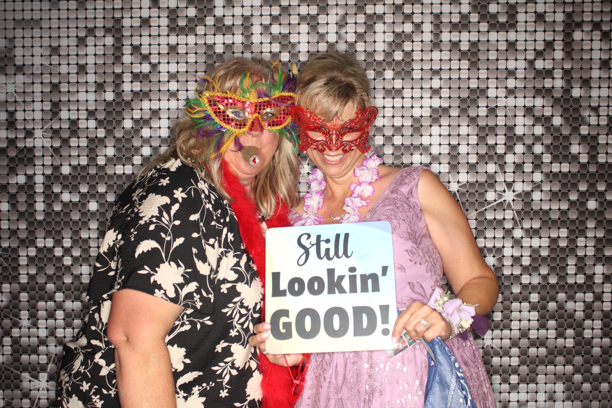 Sydney and Jake's Wedding | View more photos from the event at gallery.photoboothbillings.com/u/PhotoBoothBillings/Sydney-and-Jakes-Wedding