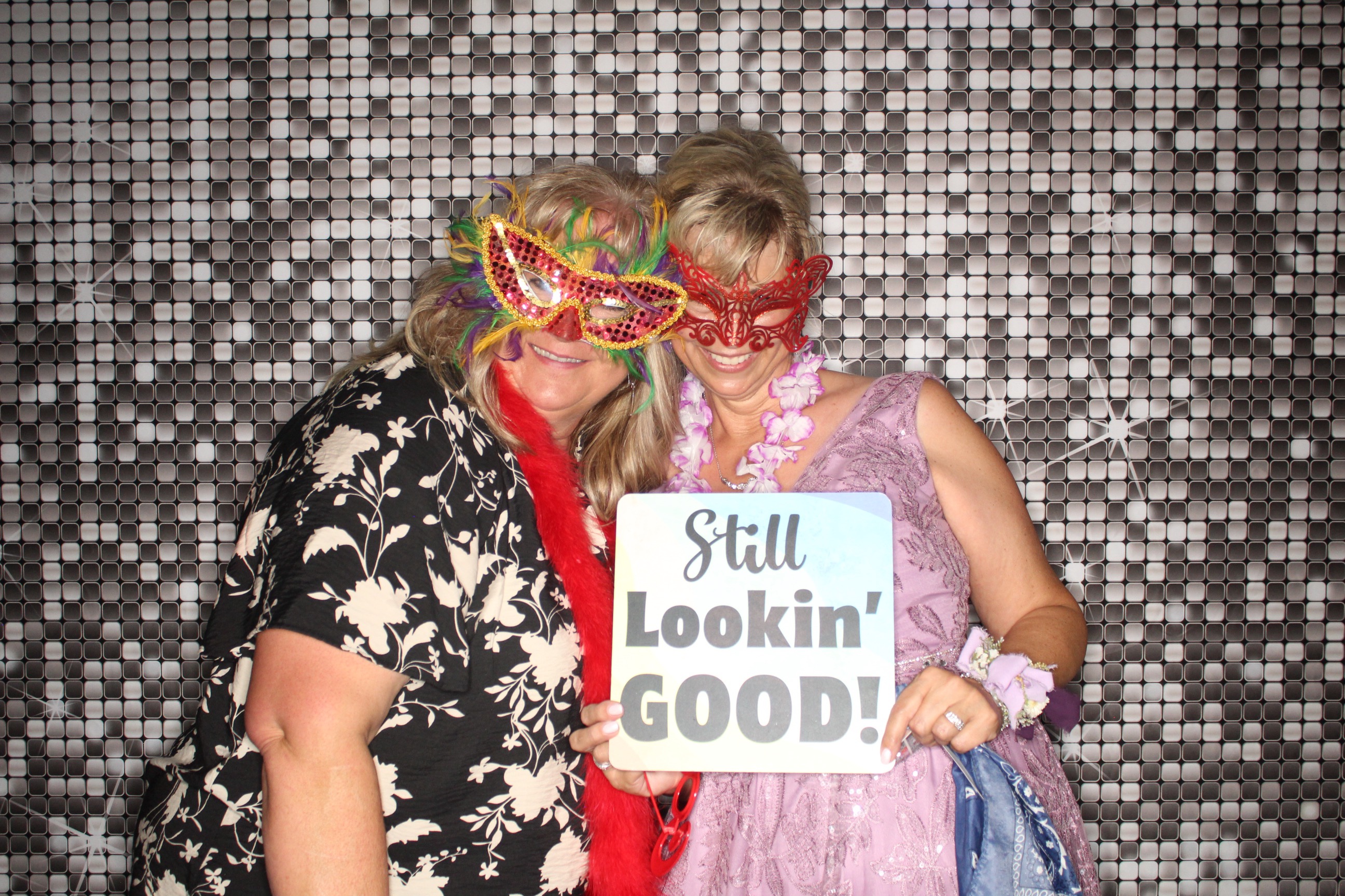 Sydney and Jake's Wedding | View more photos from the event at gallery.photoboothbillings.com/u/PhotoBoothBillings/Sydney-and-Jakes-Wedding