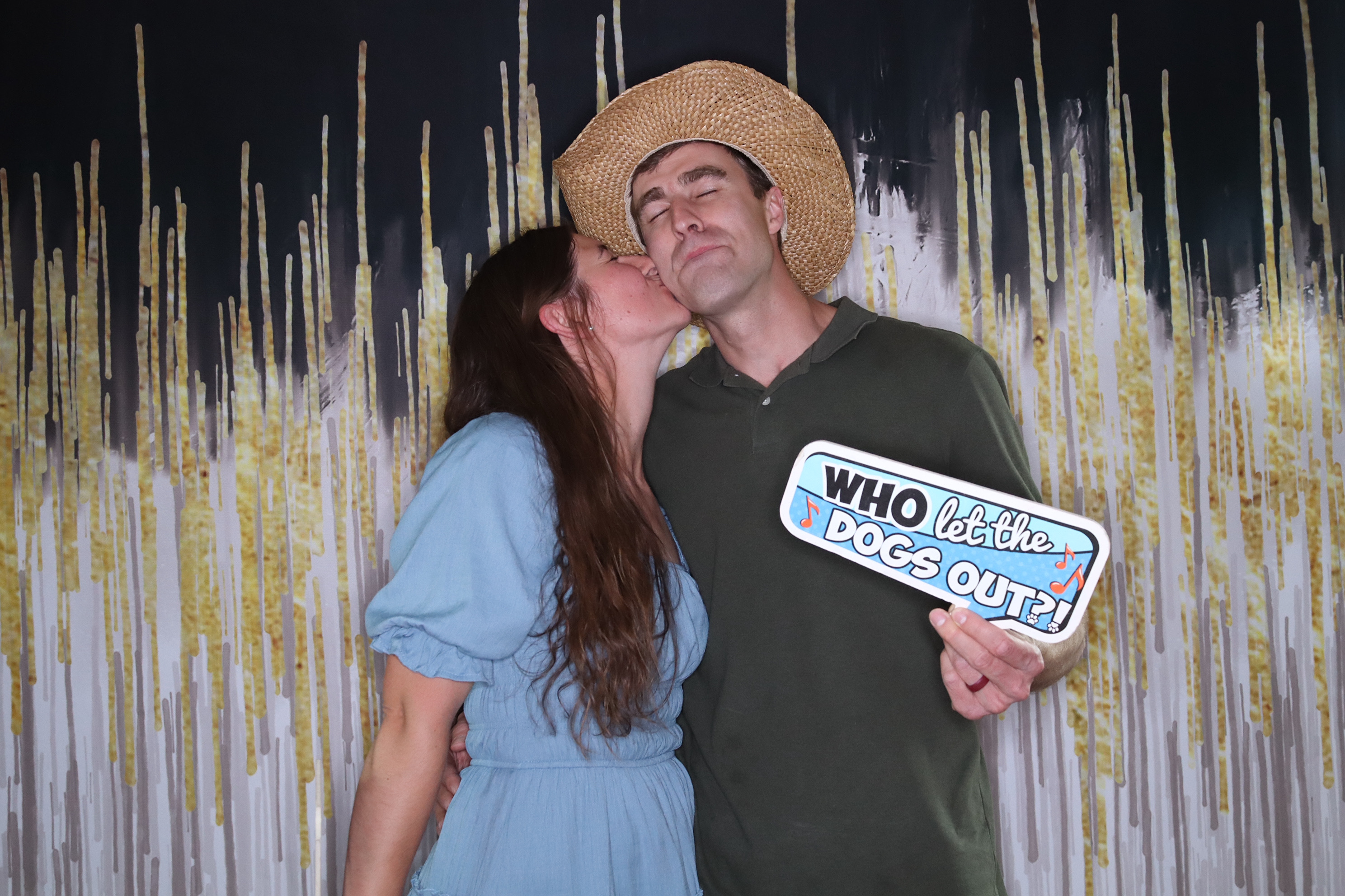 Sam and Shasta | View more photos from the event at gallery.photoboothbillings.com/u/PhotoBoothBillings/Sam-and-Shasta