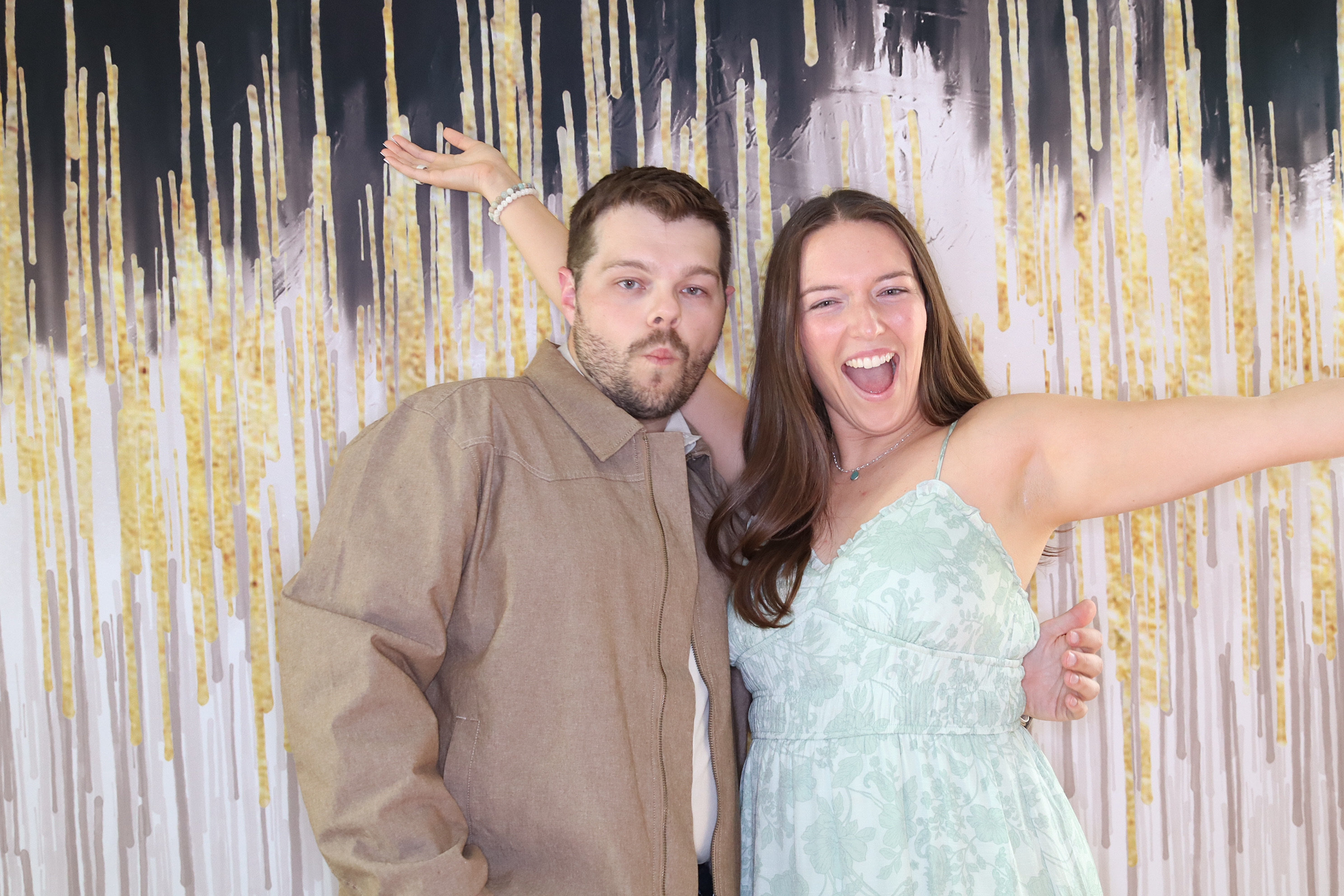 Sam and Shasta | View more photos from the event at gallery.photoboothbillings.com/u/PhotoBoothBillings/Sam-and-Shasta