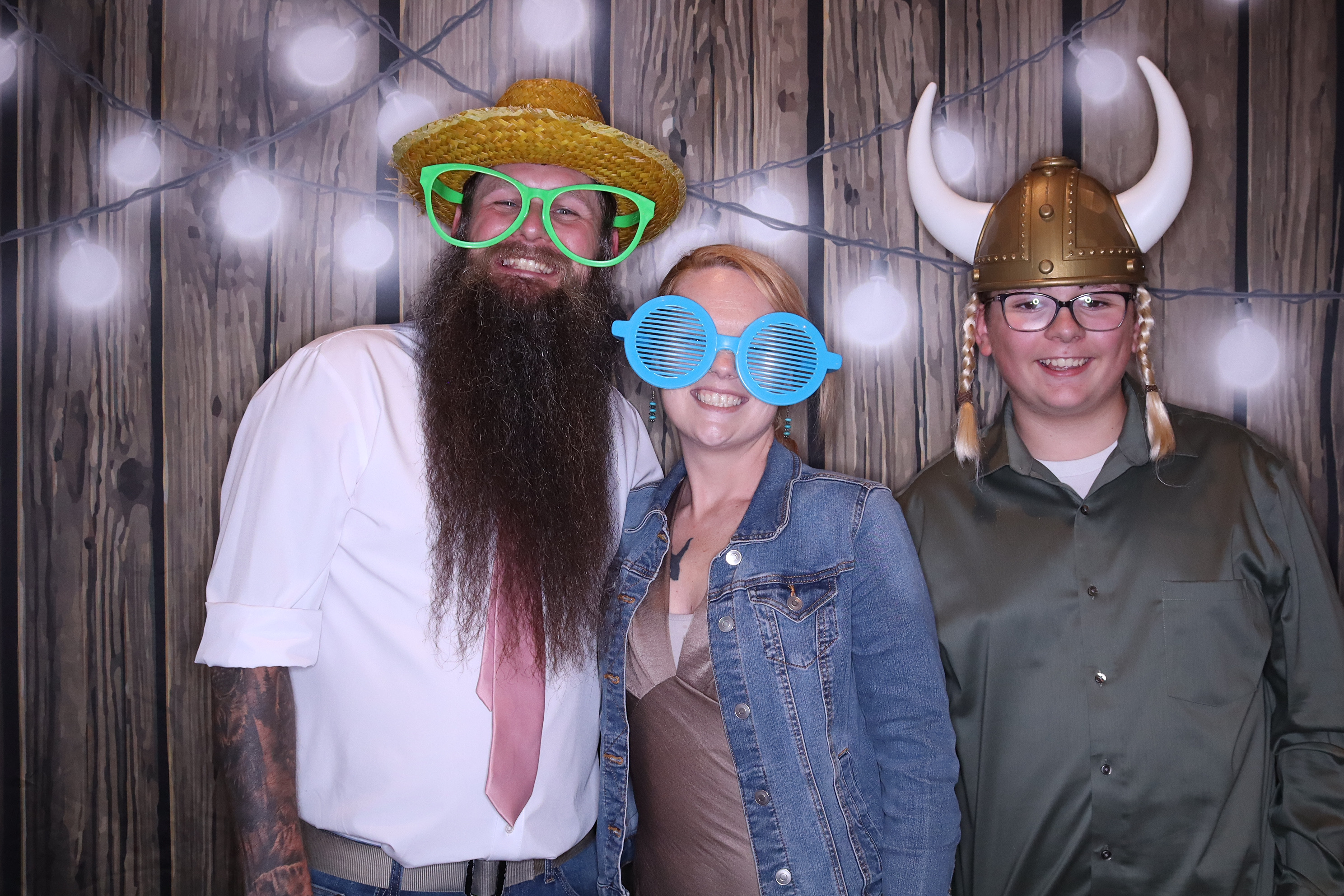 The Schuster Wedding | View more photos from the event at gallery.photoboothbillings.com/u/PhotoBoothBillings/The-Schuster-Wedding