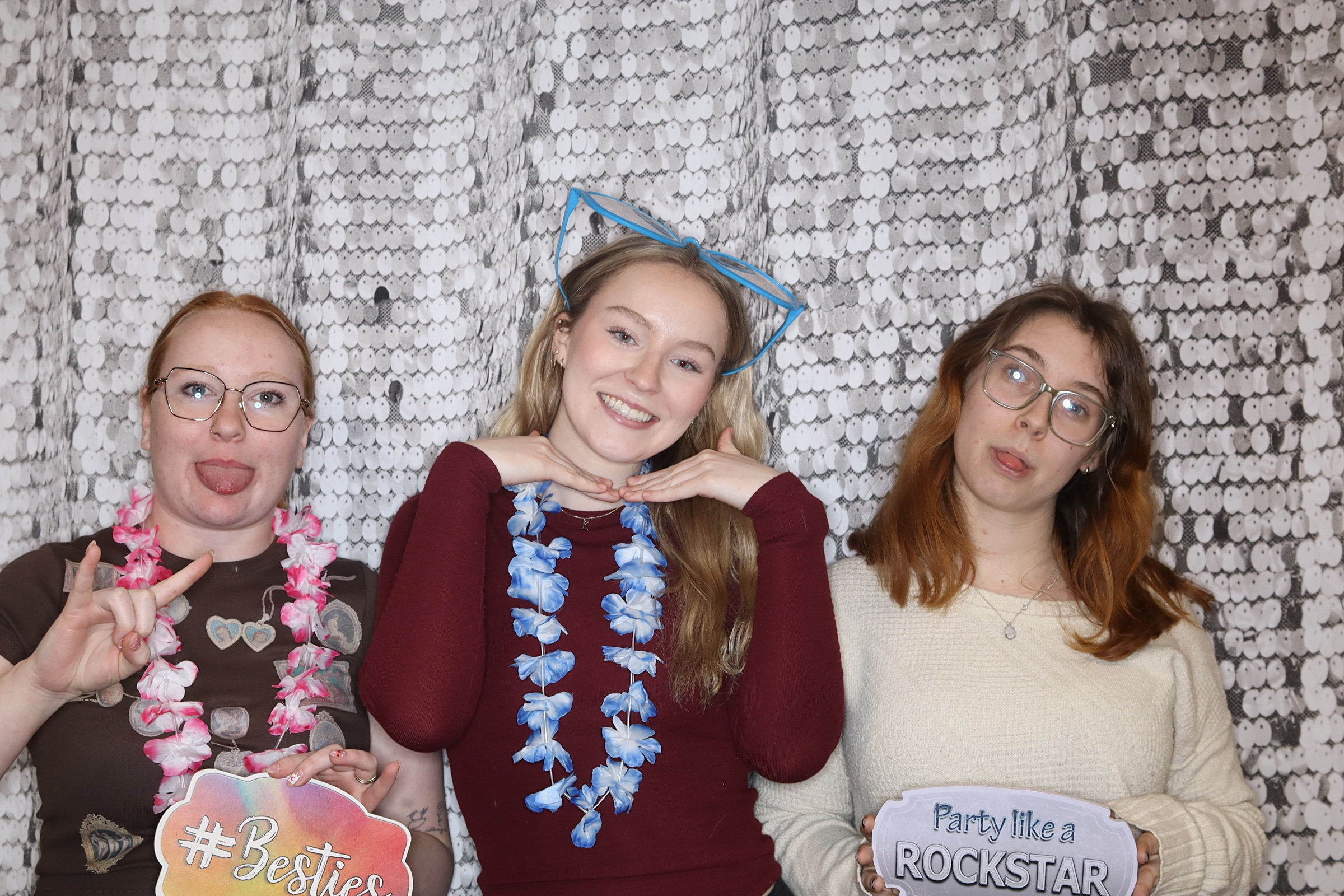 Valentine's Day Party | View more photos from the event at gallery.photoboothbillings.com/u/PhotoBoothBillings/Valentines-Day-Party