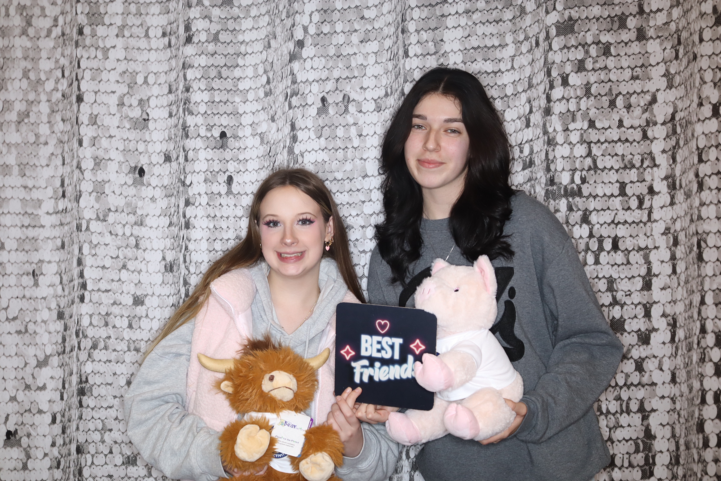 Valentine's Day Party | View more photos from the event at gallery.photoboothbillings.com/u/PhotoBoothBillings/Valentines-Day-Party