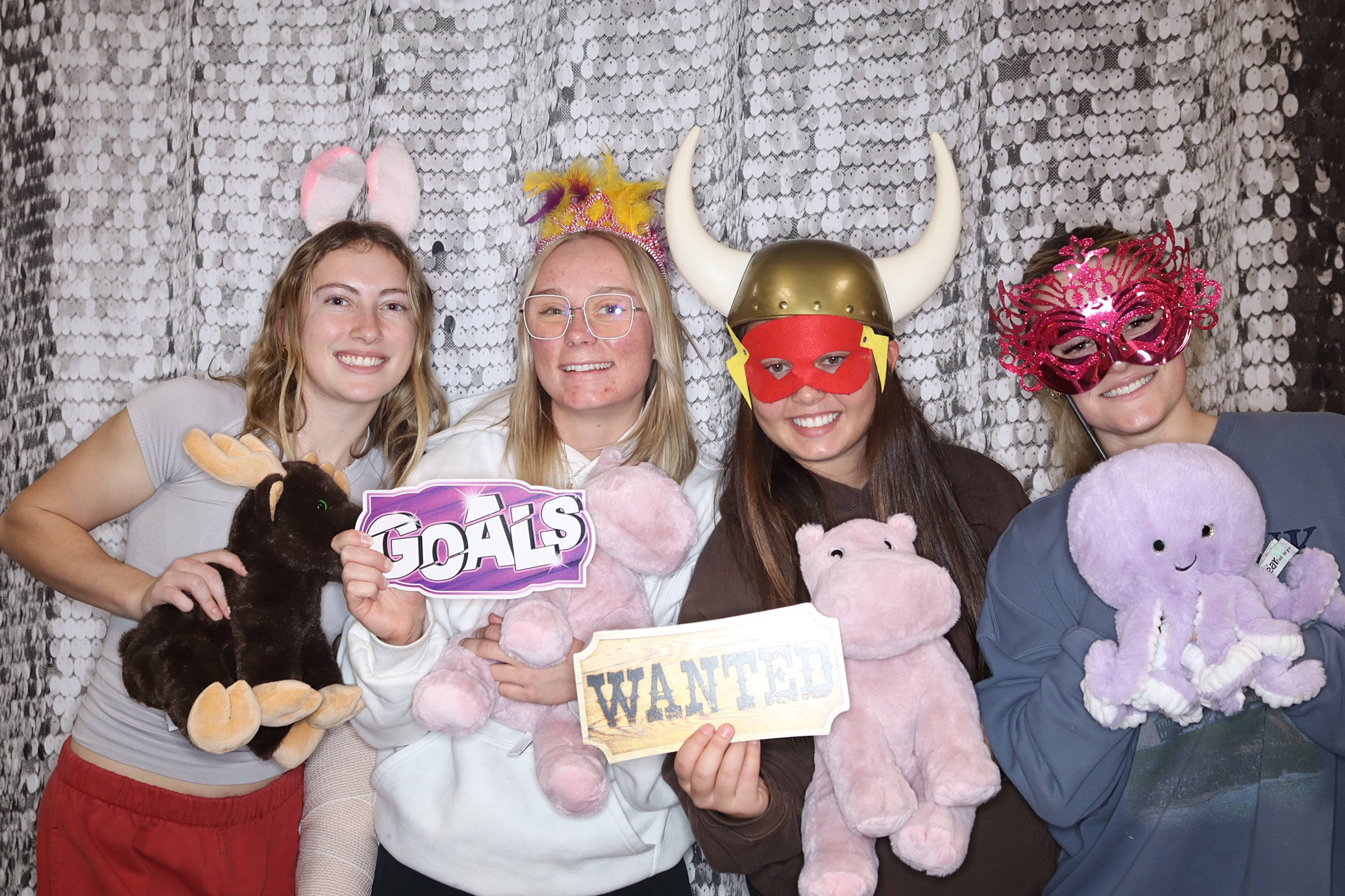 Valentine's Day Party | View more photos from the event at gallery.photoboothbillings.com/u/PhotoBoothBillings/Valentines-Day-Party