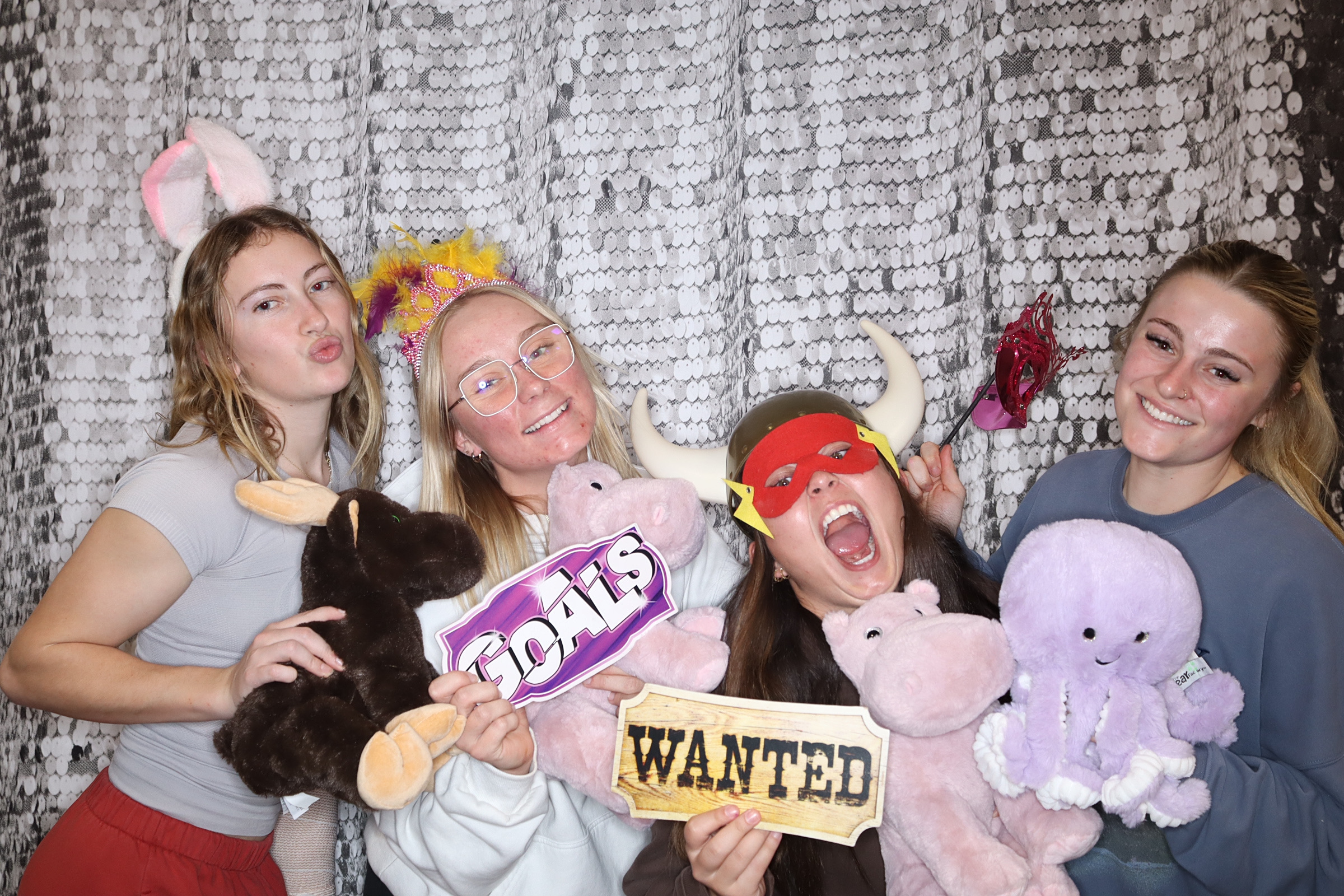 Valentine's Day Party | View more photos from the event at gallery.photoboothbillings.com/u/PhotoBoothBillings/Valentines-Day-Party