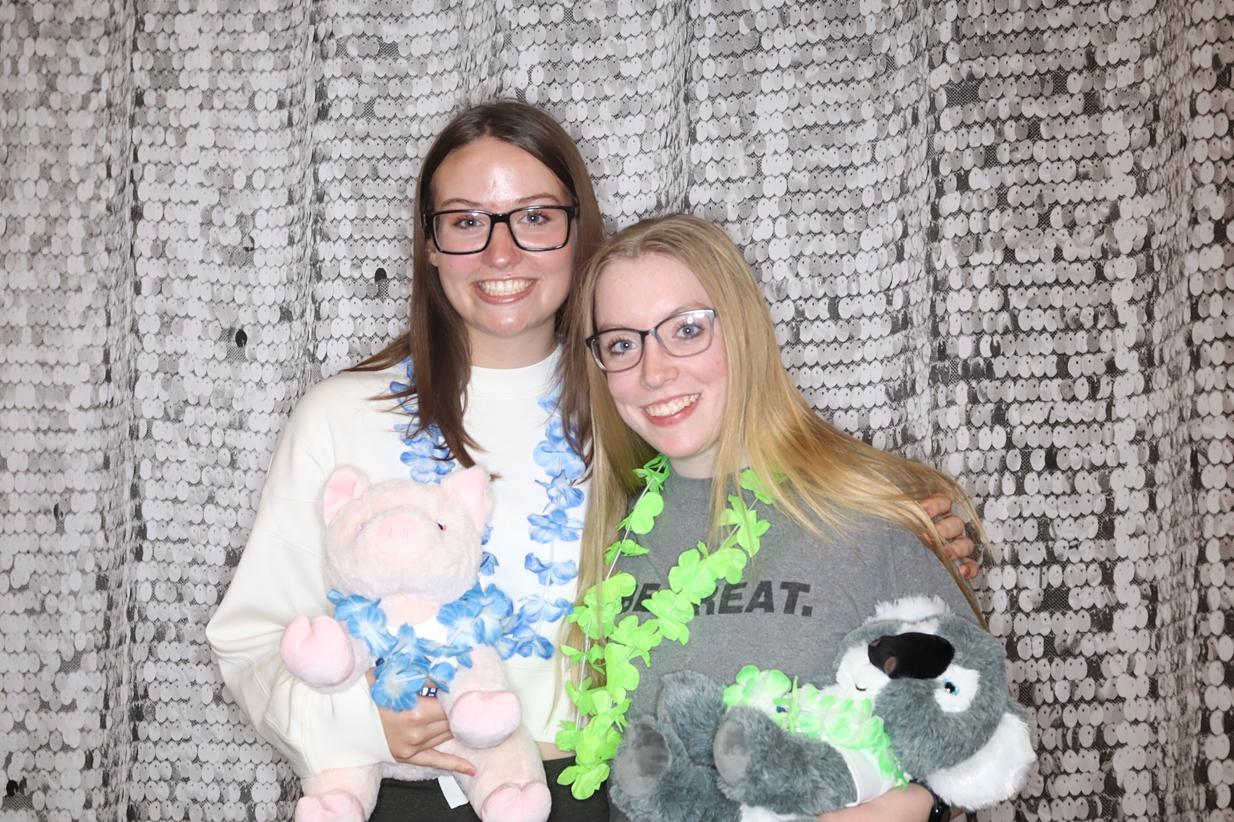 Valentine's Day Party | View more photos from the event at gallery.photoboothbillings.com/u/PhotoBoothBillings/Valentines-Day-Party