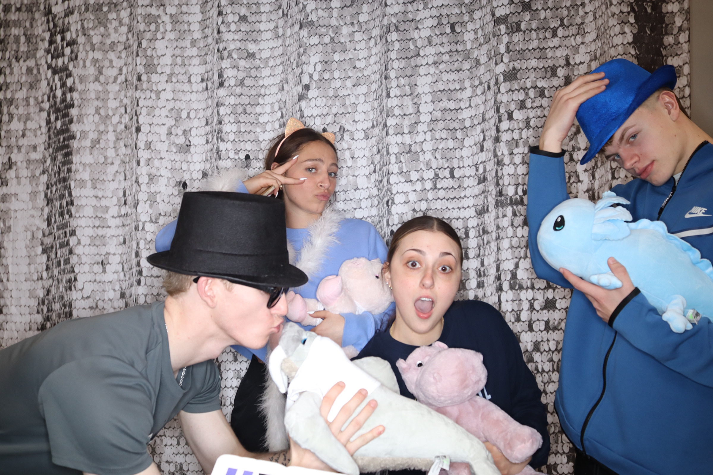 Valentine's Day Party | View more photos from the event at gallery.photoboothbillings.com/u/PhotoBoothBillings/Valentines-Day-Party