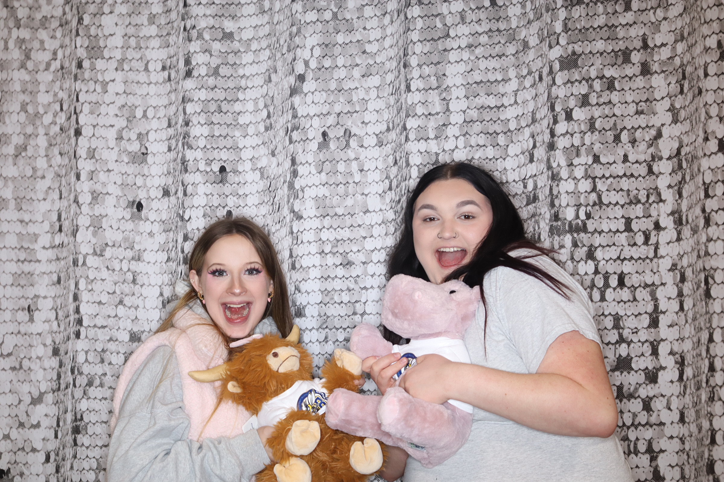 Valentine's Day Party | View more photos from the event at gallery.photoboothbillings.com/u/PhotoBoothBillings/Valentines-Day-Party