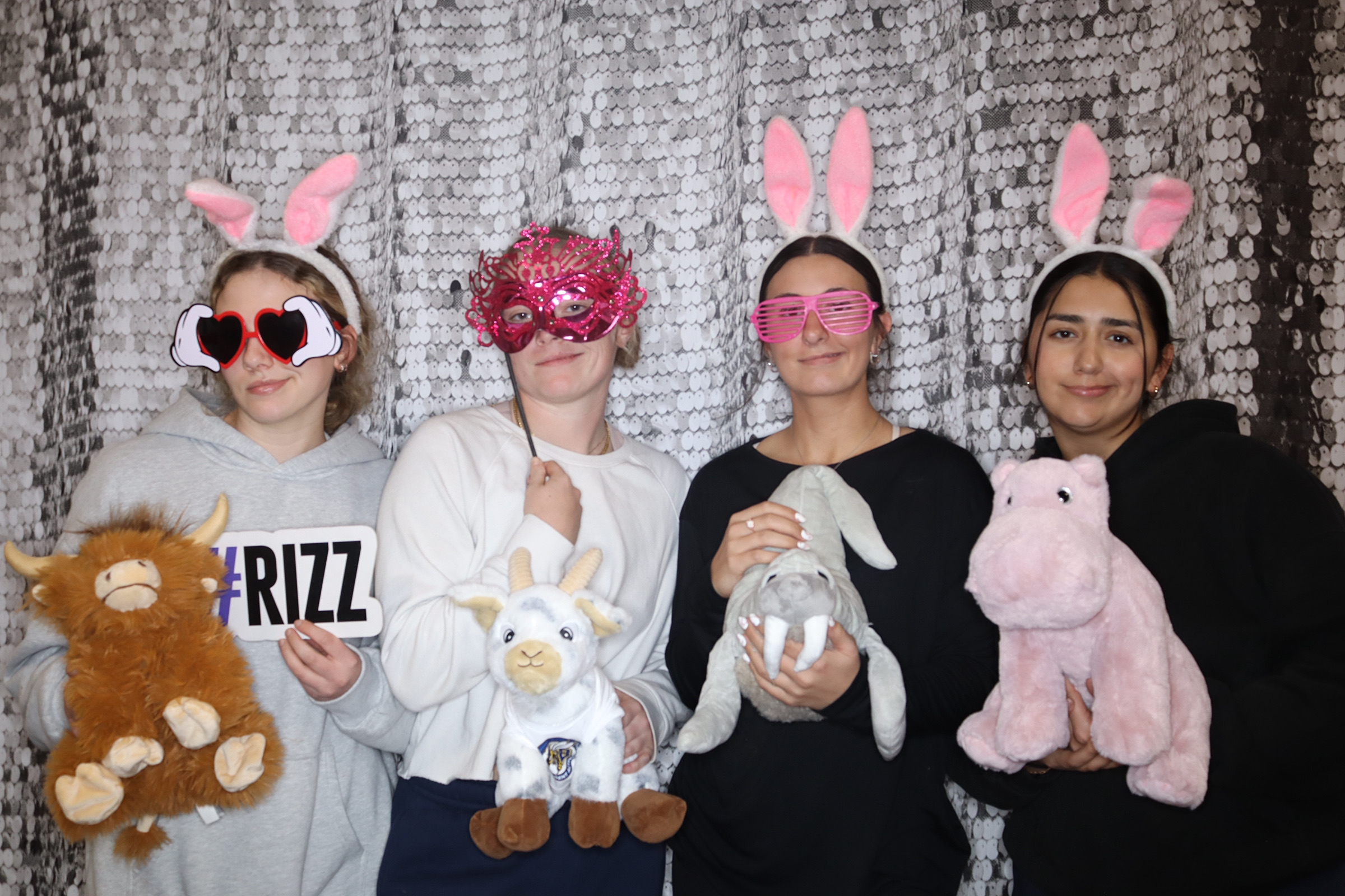 Valentine's Day Party | View more photos from the event at gallery.photoboothbillings.com/u/PhotoBoothBillings/Valentines-Day-Party