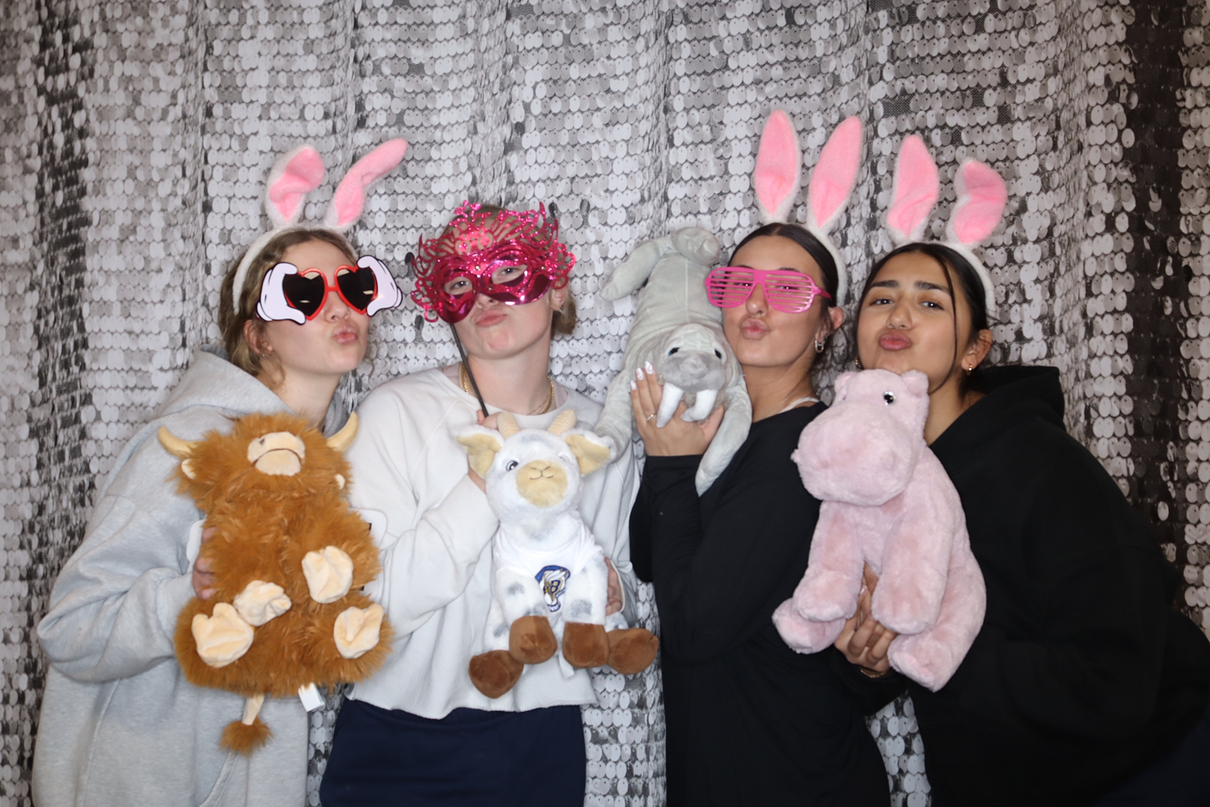 Valentine's Day Party | View more photos from the event at gallery.photoboothbillings.com/u/PhotoBoothBillings/Valentines-Day-Party