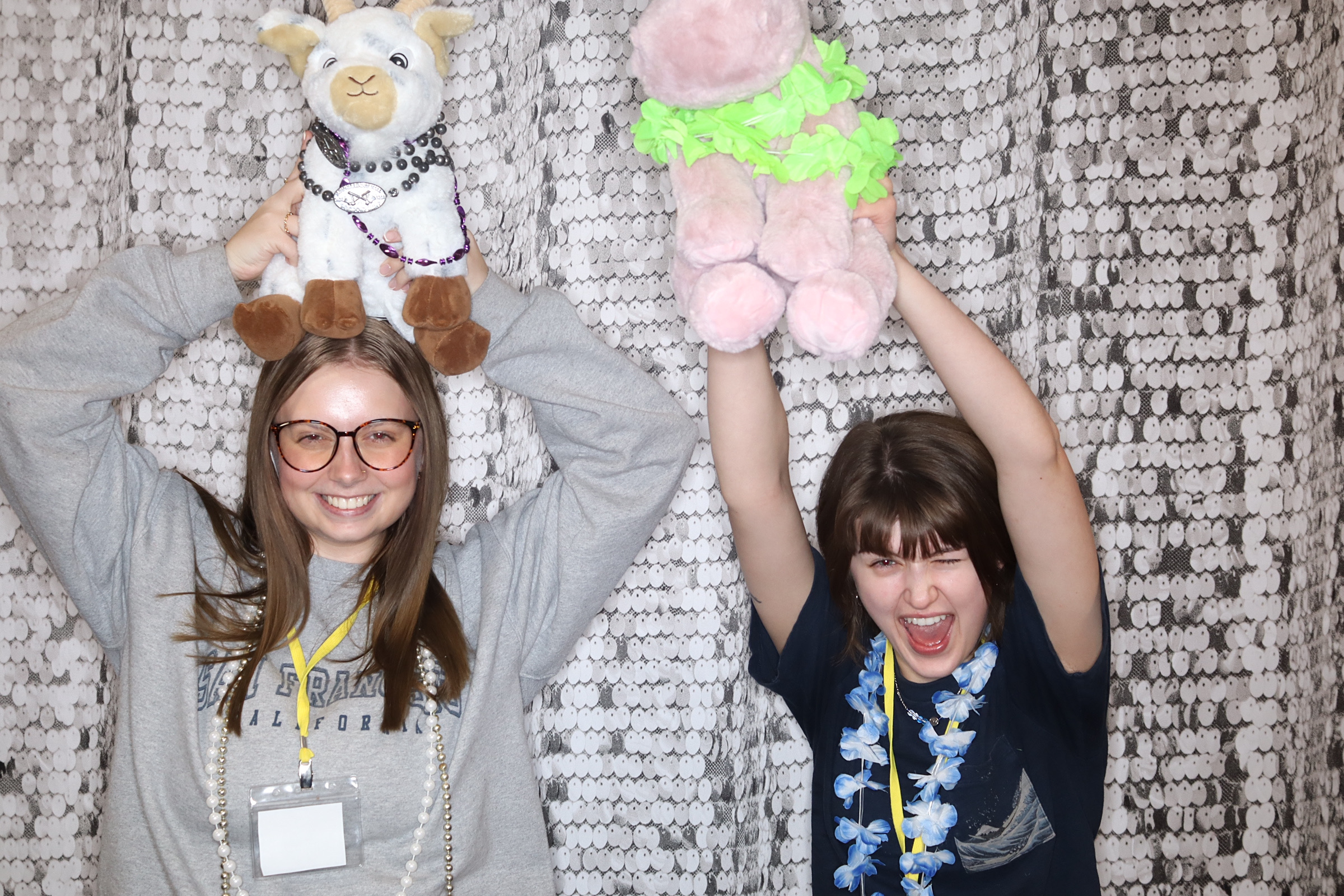 Valentine's Day Party | View more photos from the event at gallery.photoboothbillings.com/u/PhotoBoothBillings/Valentines-Day-Party