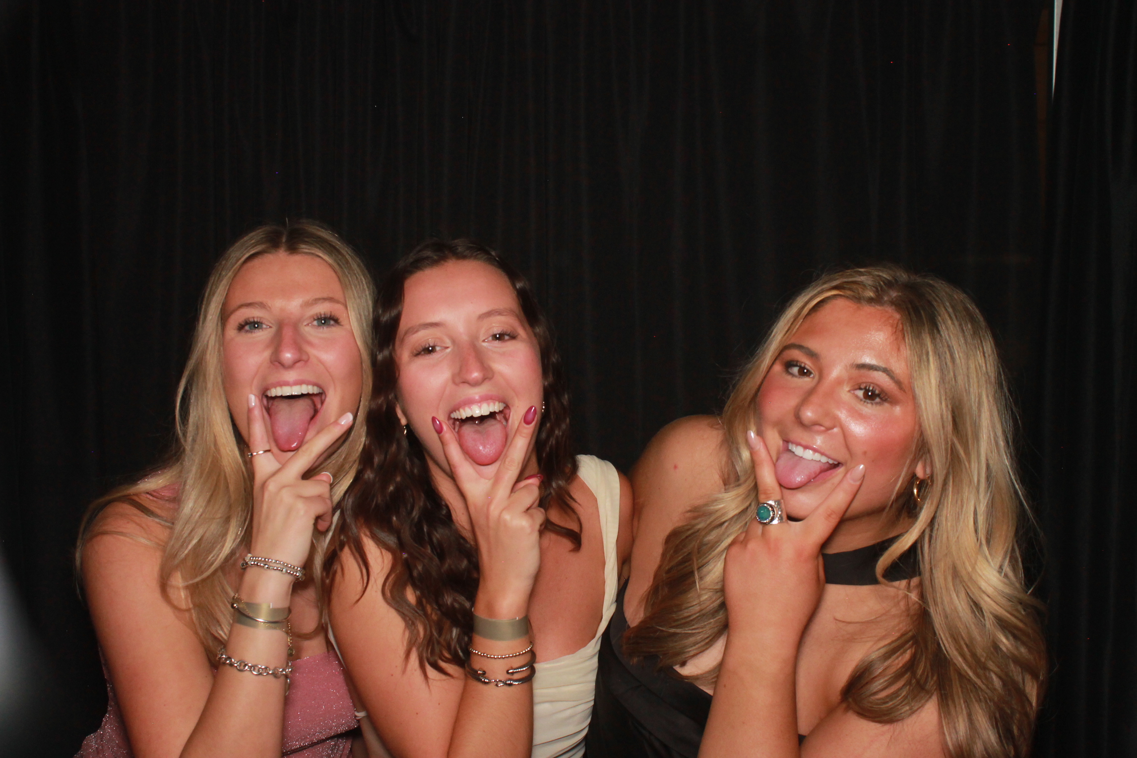 Kappa Alpha Theta Formal 2025 | View more photos from the event at gallery.photoboothcincy.com/u/PhotoBoothCincy/Kappa-Alpha-Theta-Formal-2025