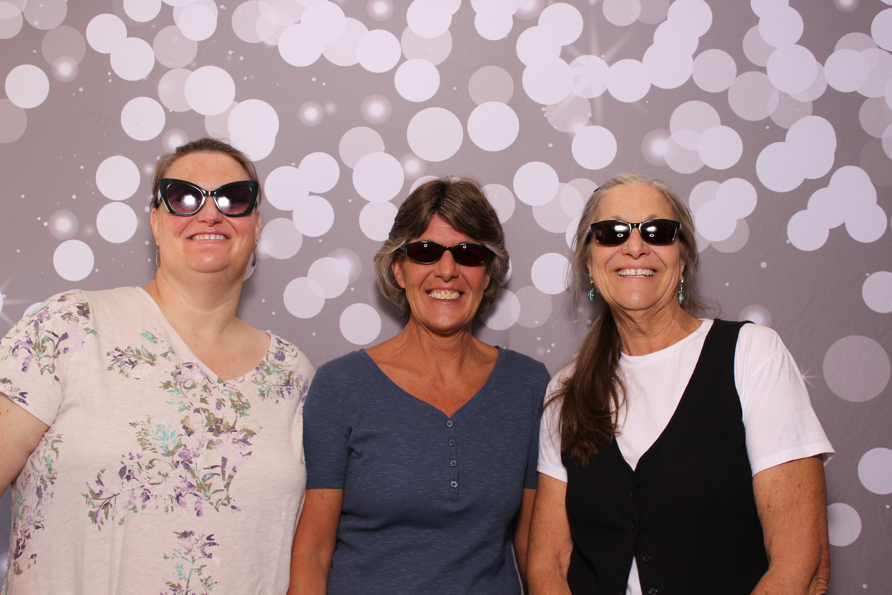 Meridian Bioscience | View more photos from the event at gallery.photoboothcincy.com/u/PhotoBoothCincy/Meridian-Bioscience