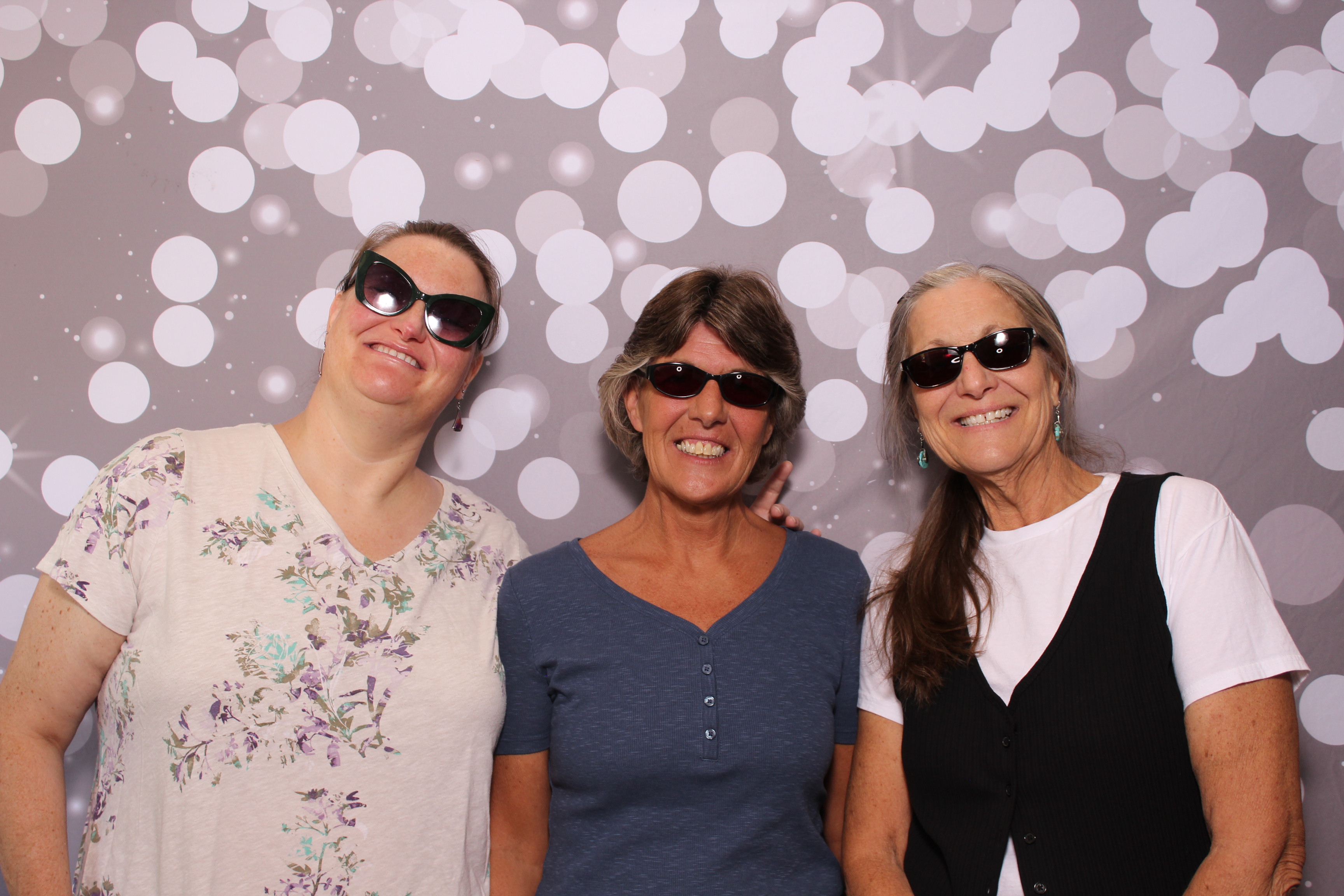 Meridian Bioscience | View more photos from the event at gallery.photoboothcincy.com/u/PhotoBoothCincy/Meridian-Bioscience