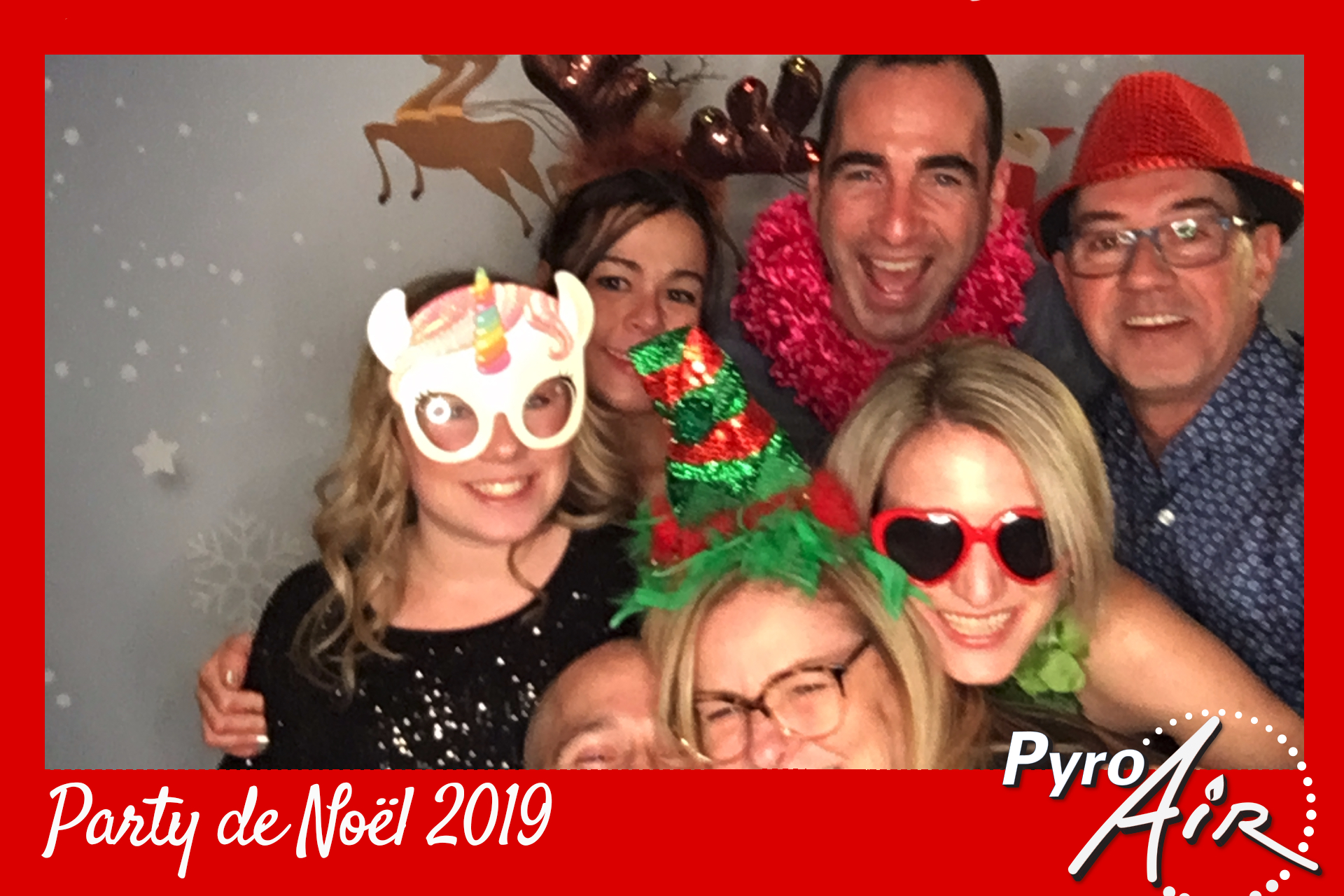 Party de Noel - PyroAir | View more photos from the event at album.pbooth.red/u/Photobooth-RED/Party-de-Noel-PyroAir