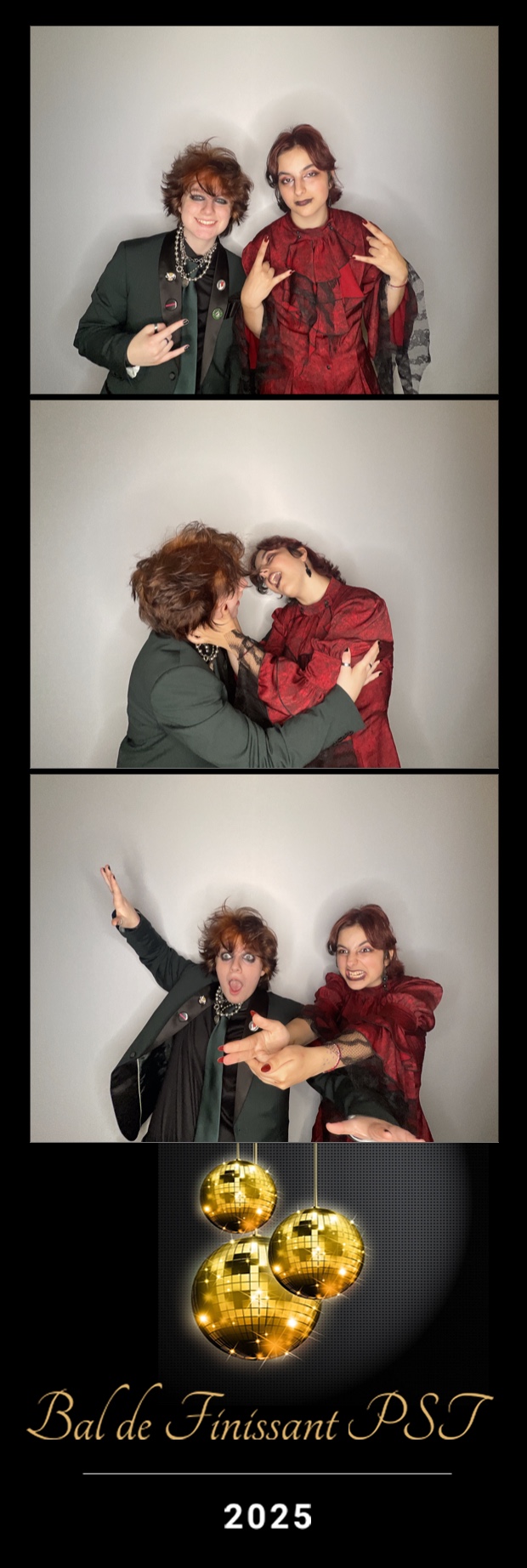 Bal de Finissant PST | View more photos from the event at album.pbooth.red/u/Photobooth-RED/Bal-de-Finissant-PST