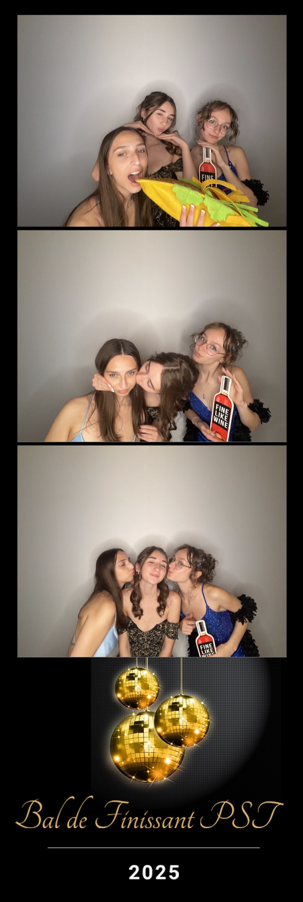 Bal de Finissant PST | View more photos from the event at album.pbooth.red/u/Photobooth-RED/Bal-de-Finissant-PST