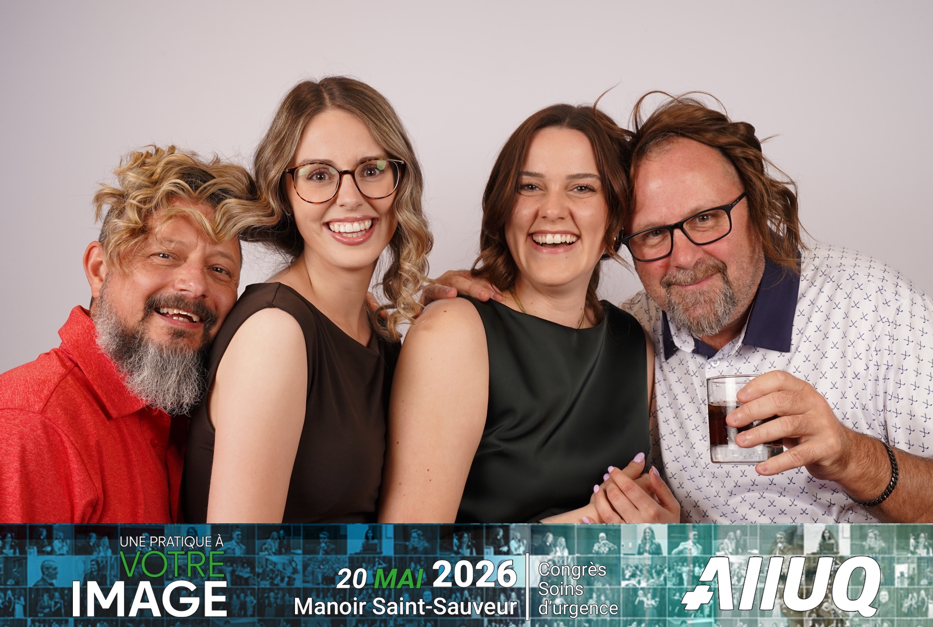 AIIUQ | View more photos from the event at album.pbooth.red/u/Photobooth-RED/AIIUQ