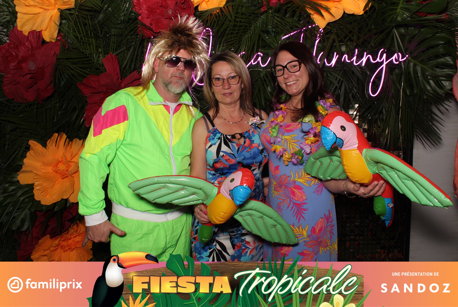 Familiprix | View more photos from the event at album.pbooth.red/u/Photobooth-RED/Familiprix-0