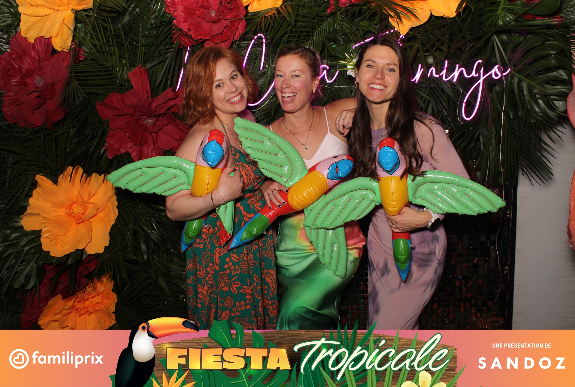 Familiprix | View more photos from the event at album.pbooth.red/u/Photobooth-RED/Familiprix-0