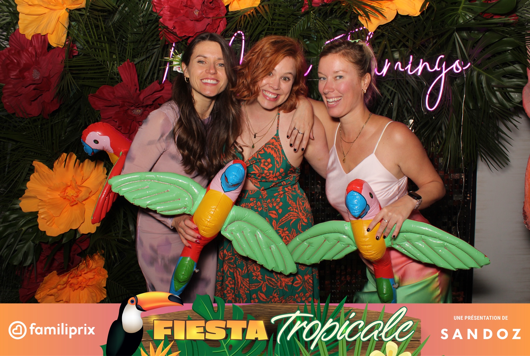 Familiprix | View more photos from the event at album.pbooth.red/u/Photobooth-RED/Familiprix-0