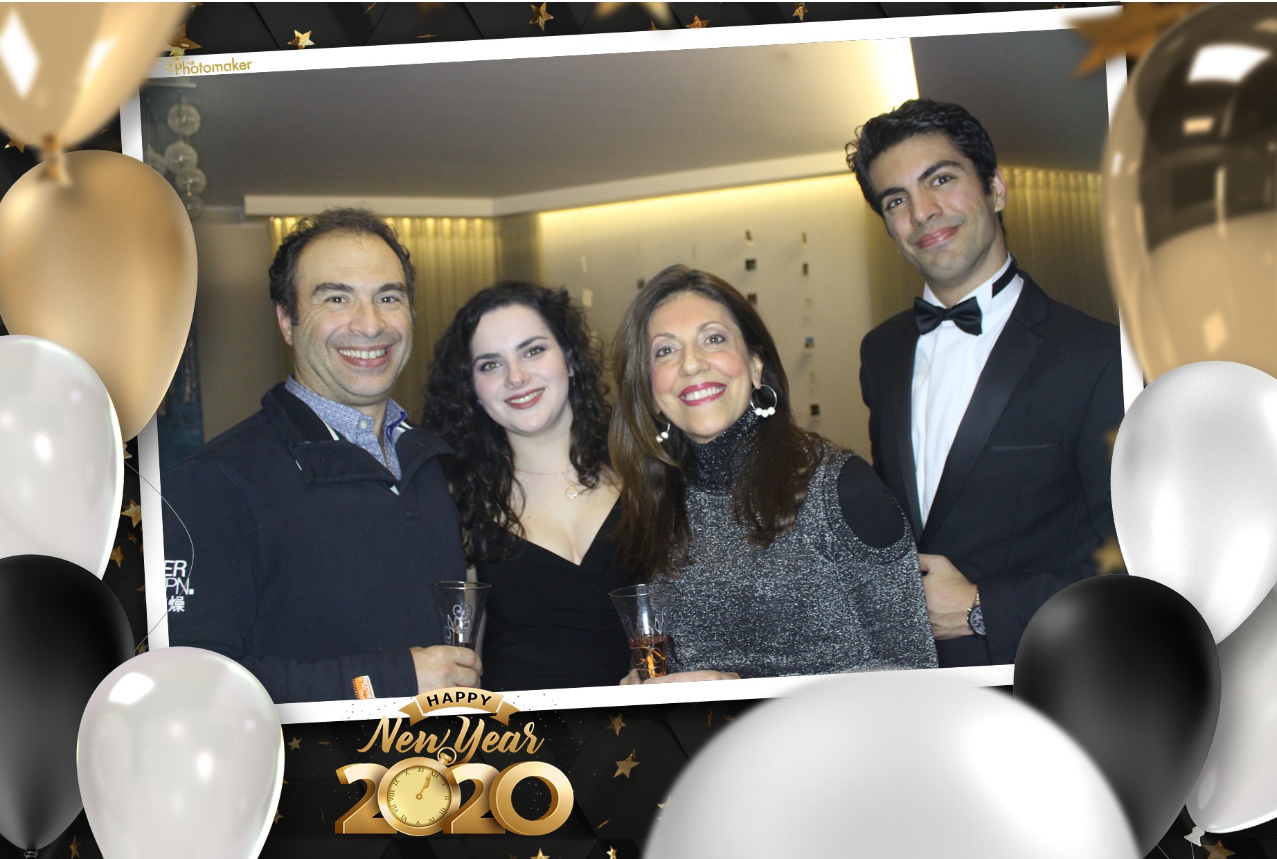 JJs NYE party | View more photos from the event at gallery.photomakerphotobooth.com.mt/u/PhotomakerMalta/JJs-NYE-party