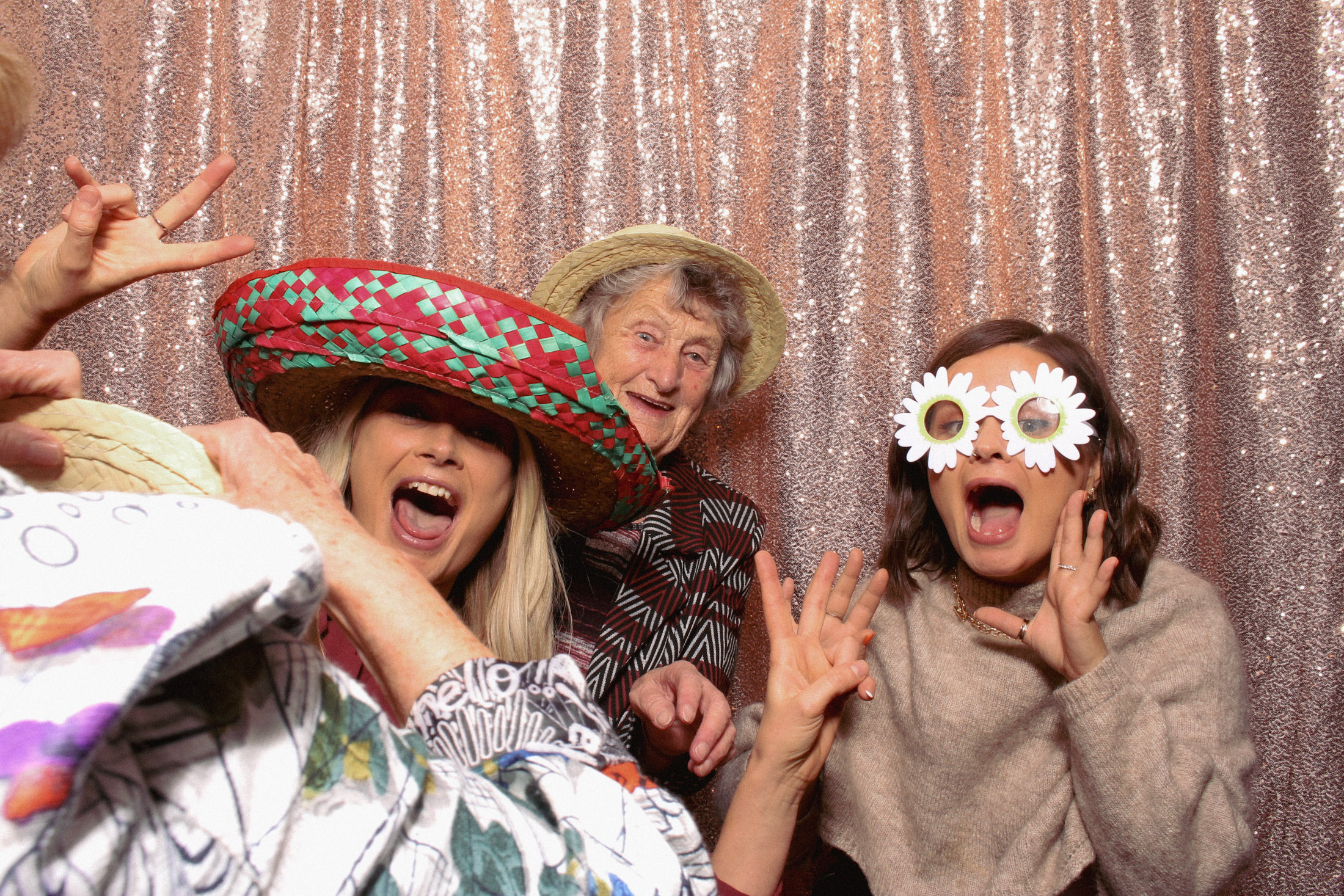 Nadine's 60th | View more photos from the event at gallery.picturematic.co/u/Picturematic/Nadines-60th