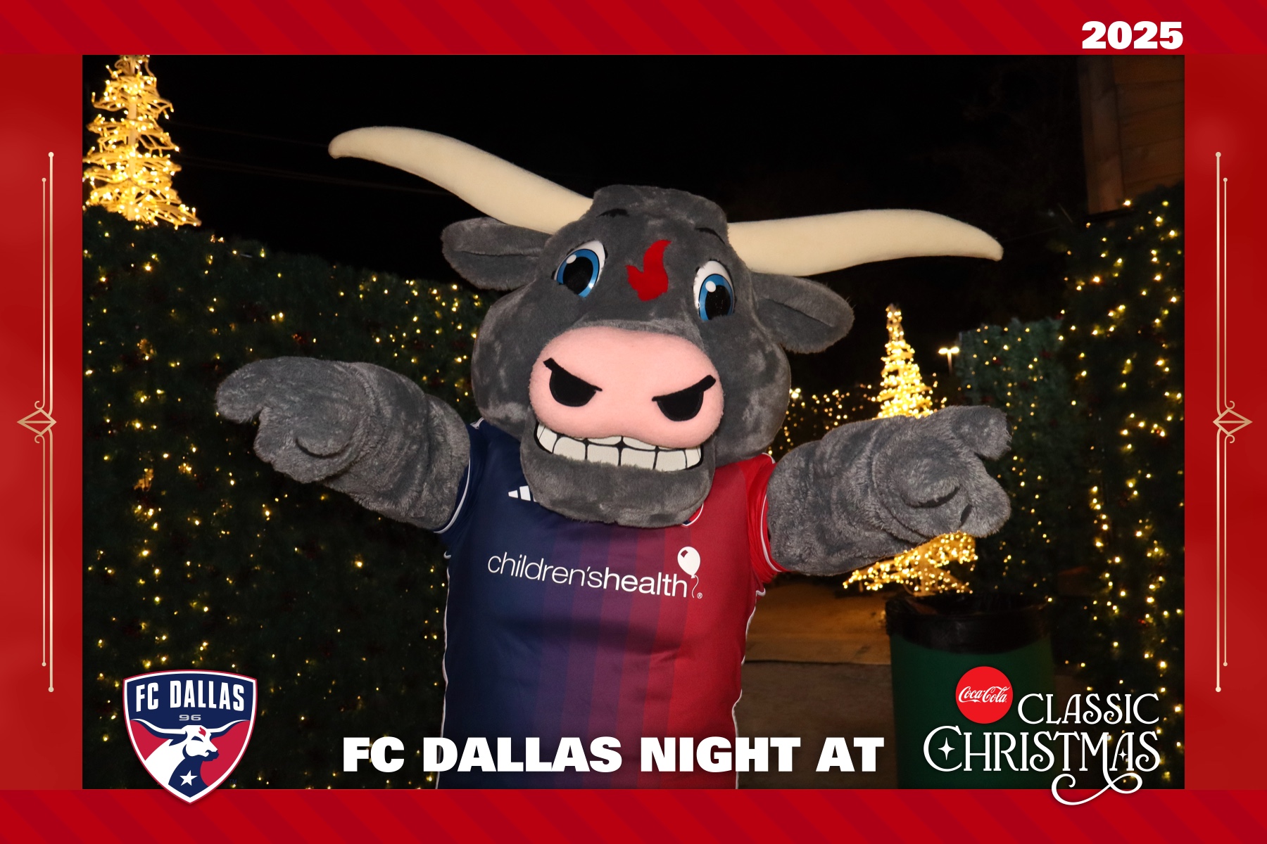 FC DALLAS NIGHT AT CLASSIC CHRISTMAS | View more photos from the event at gallery.rckapturedmemories.com/u/RCKapturedMemories/FC-DALLAS-NIGHT-AT-CLASSIC-CHRISTMAS