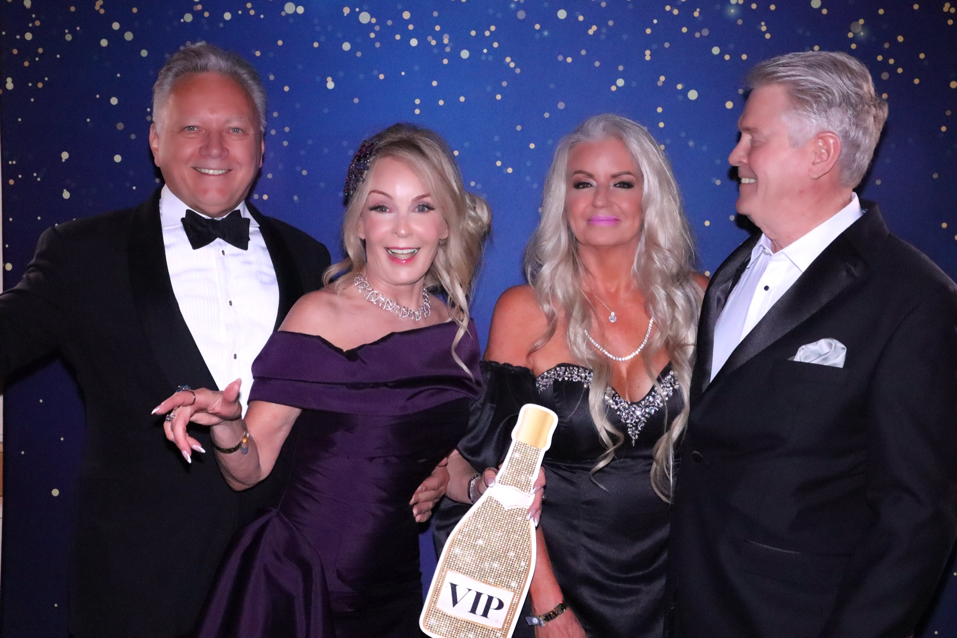 Rockwall Women's League:  Paris After Dark | View more photos from the event at gallery.rckapturedmemories.com/u/RCKapturedMemories/Rockwall-Womens-League-Paris-After-Dark