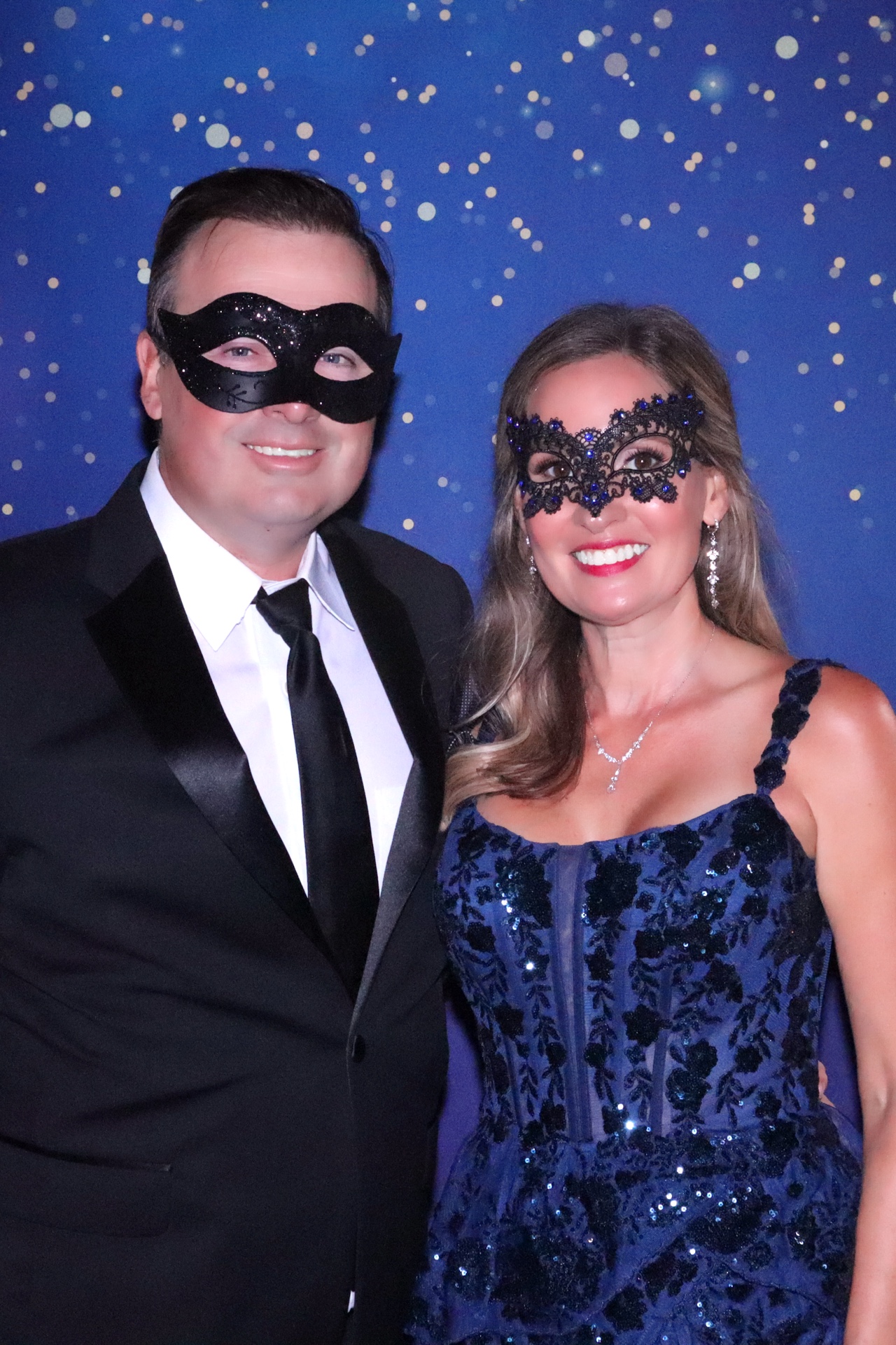 Rockwall Women's League:  Paris After Dark | View more photos from the event at gallery.rckapturedmemories.com/u/RCKapturedMemories/Rockwall-Womens-League-Paris-After-Dark