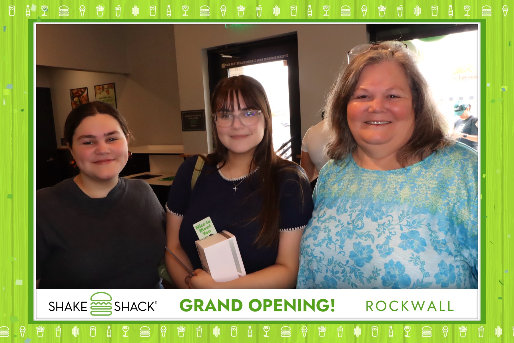 Shake Shack - Rockwall Grand Opening | View more photos from the event at gallery.rckapturedmemories.com/u/RCKapturedMemories/Shake-Shack-Rockwall-Grand-Opening