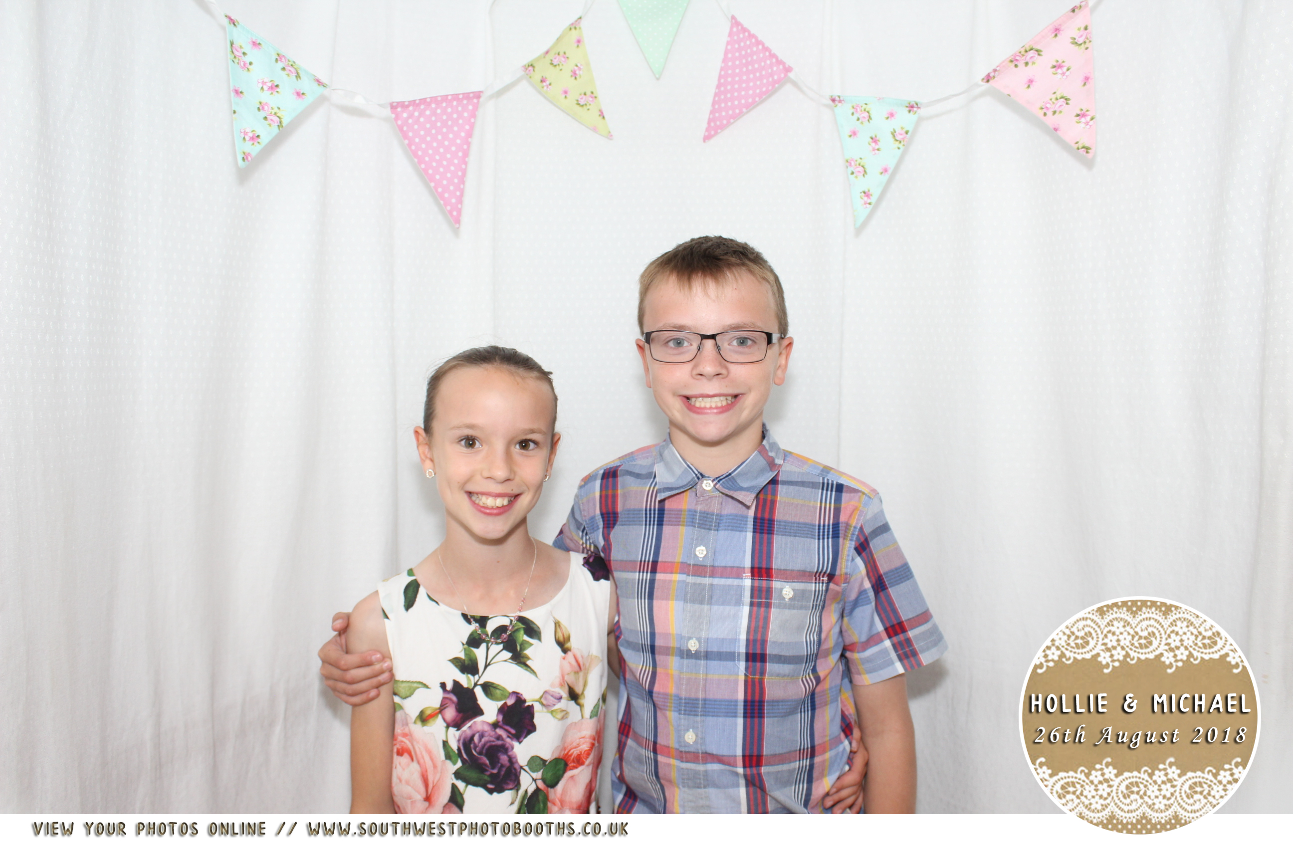 Hollie and Michael | View more photos from the event at gallery.southwestphotobooths.co.uk/u/SWPB/Hollie-and-Michael